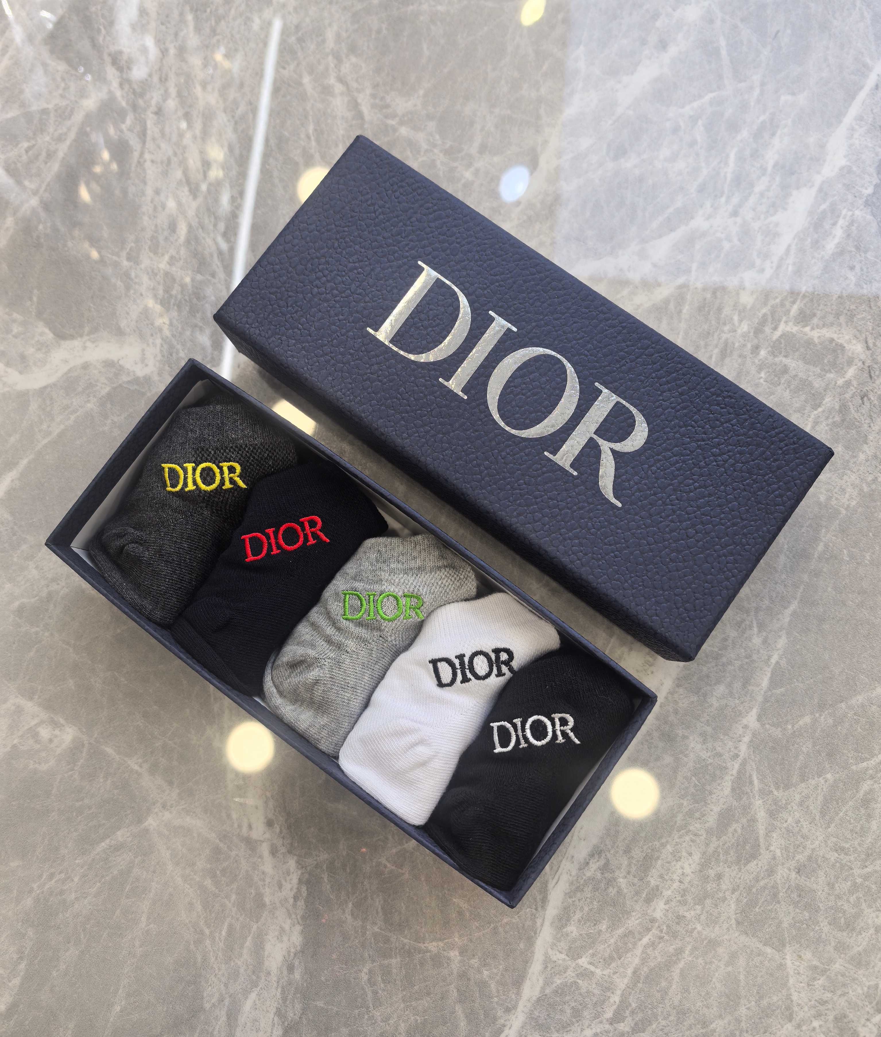 🔥🔥🔥网面 Dior（迪奥）专柜同步款式[得意]机智]纯棉质量、上脚🦶舒适[好的]吸汗透气性强[强][强