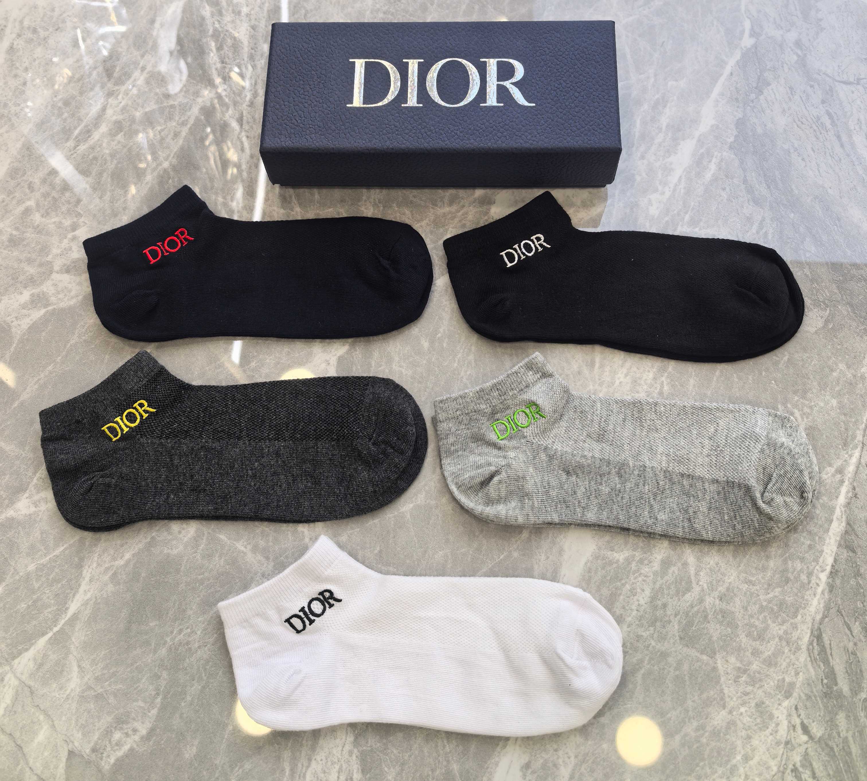 🔥🔥🔥网面 Dior（迪奥）专柜同步款式[得意]机智]纯棉质量、上脚🦶舒适[好的]吸汗透气性强[强][强