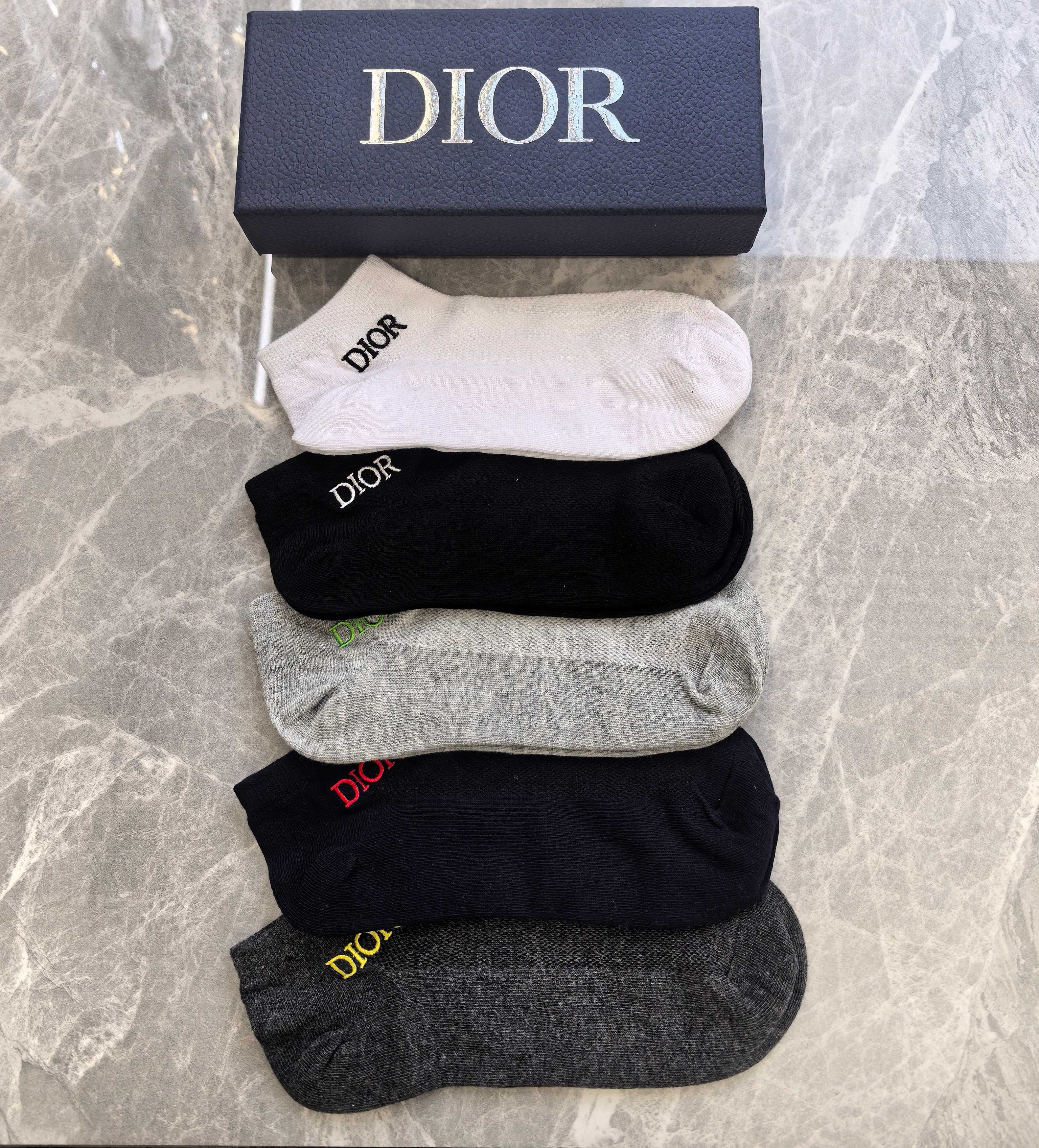 🔥🔥🔥网面 Dior（迪奥）专柜同步款式[得意]机智]纯棉质量、上脚🦶舒适[好的]吸汗透气性强[强][强