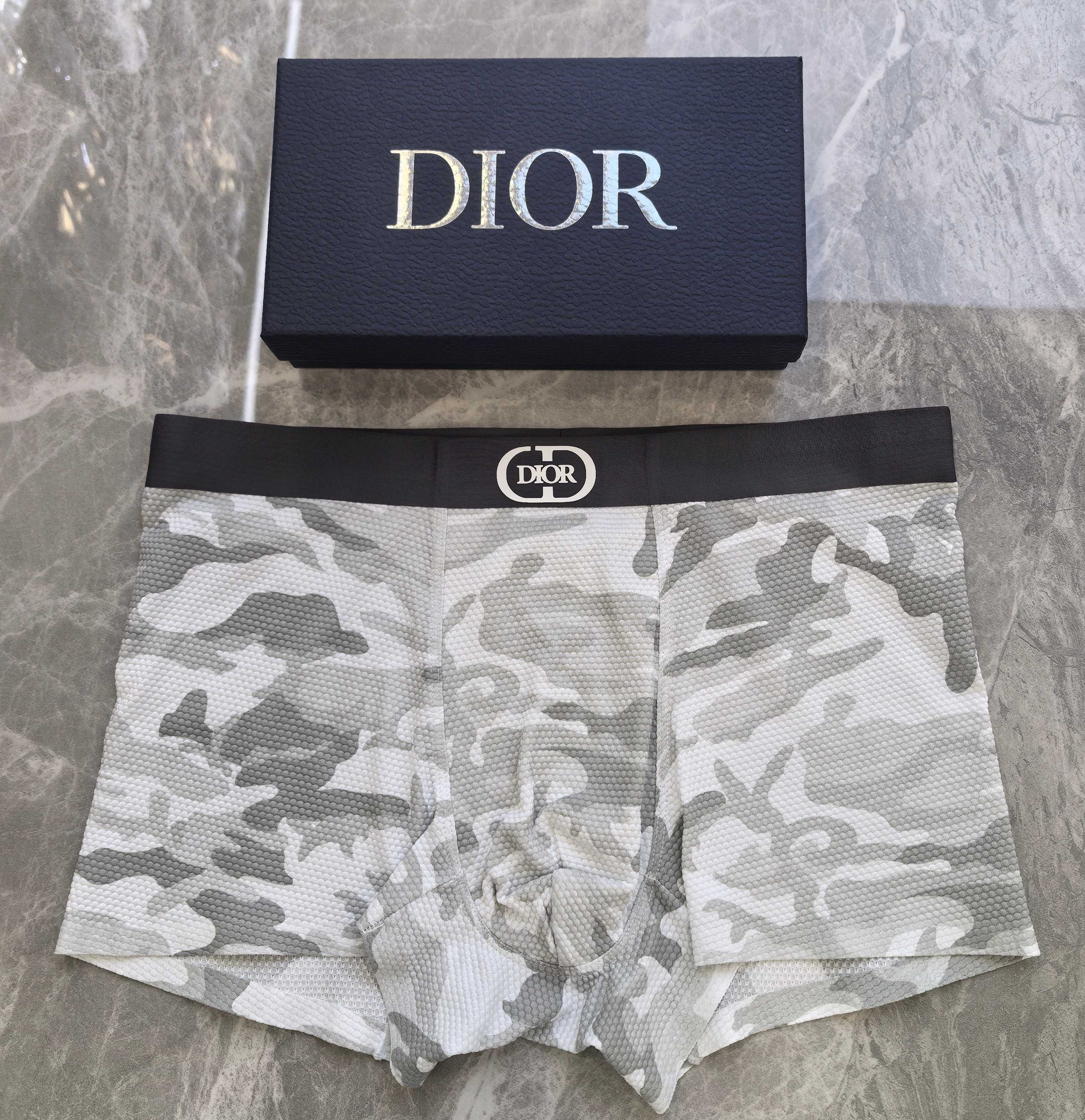  DIOR（迪奥）原单品质！精品盒装男士内裤！外贸国外订单，高品质，锦纶冰丝无痕切割工艺 科学配 82.