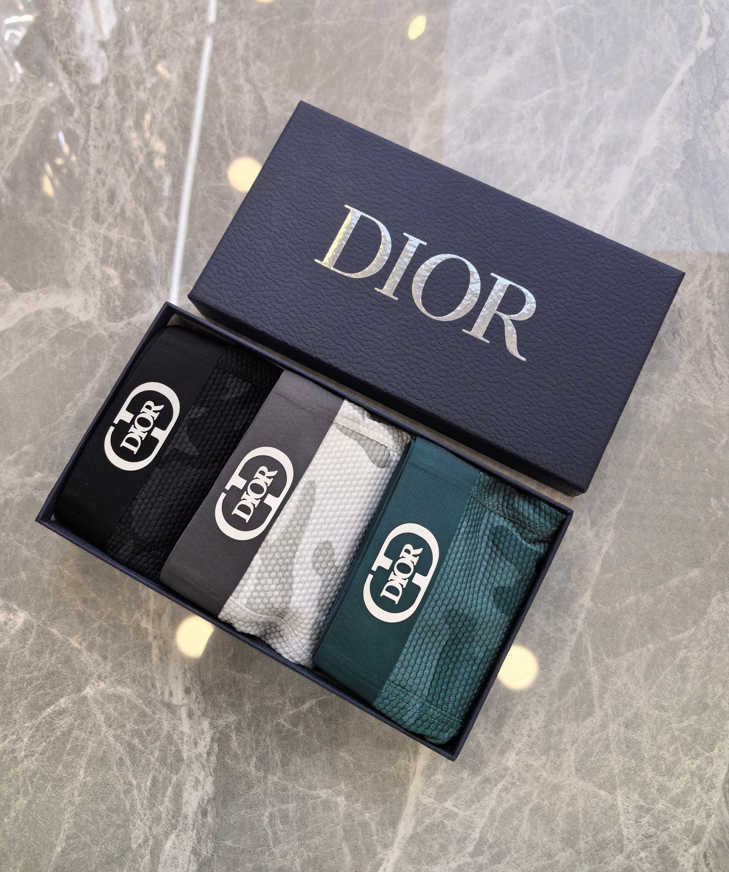  DIOR（迪奥）原单品质！精品盒装男士内裤！外贸国外订单，高品质，锦纶冰丝无痕切割工艺 科学配 82.