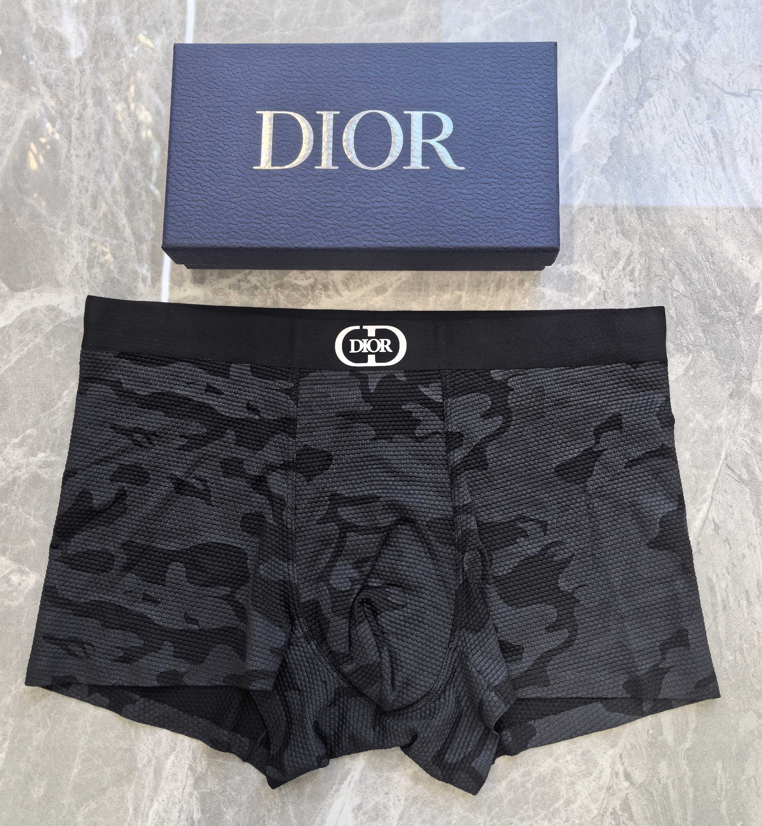  DIOR（迪奥）原单品质！精品盒装男士内裤！外贸国外订单，高品质，锦纶冰丝无痕切割工艺 科学配 82.