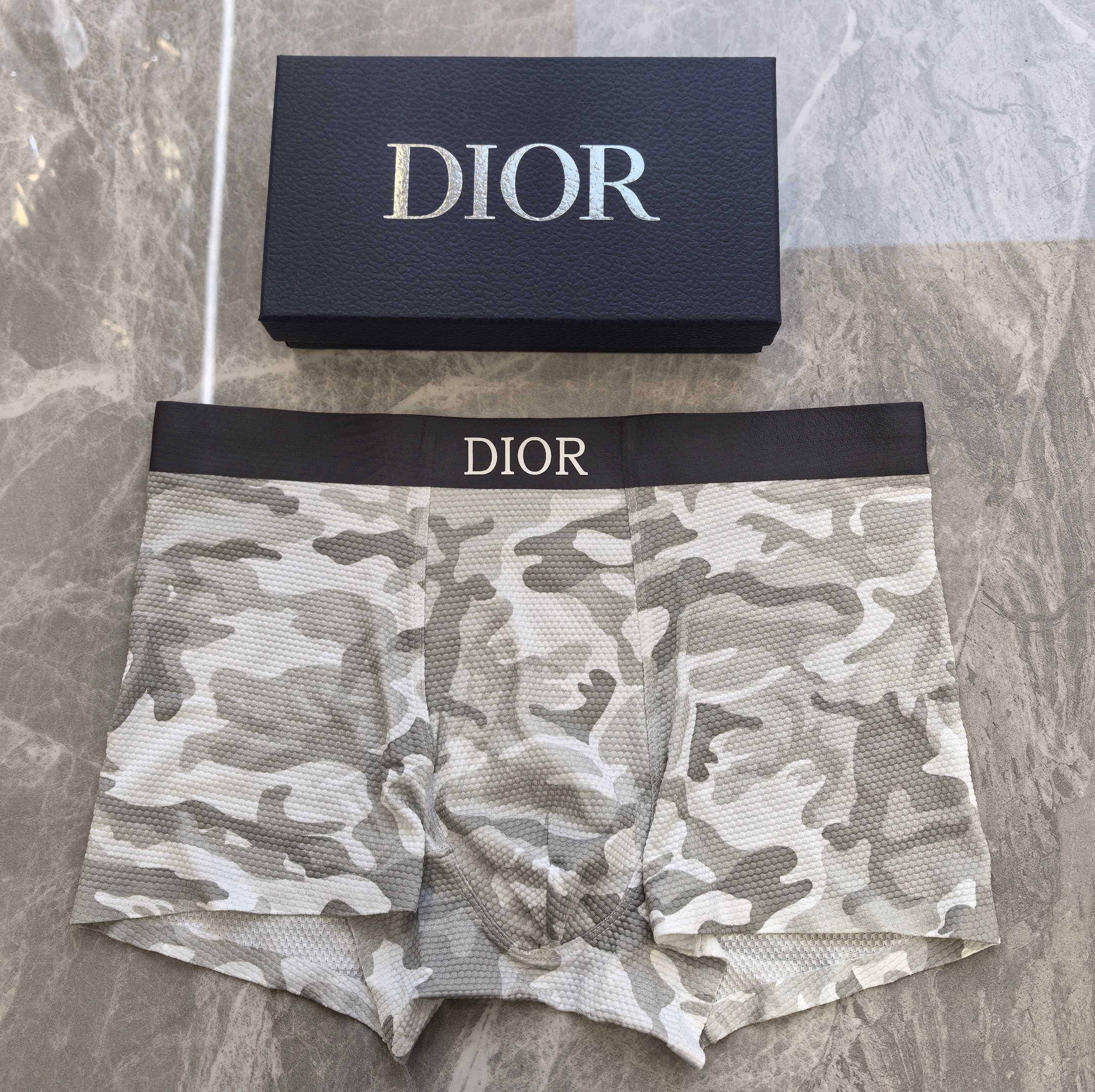  DIOR（迪奥）原单品质！精品盒装男士内裤！外贸国外订单，高品质，锦纶冰丝无痕切割工艺 科学配 82.