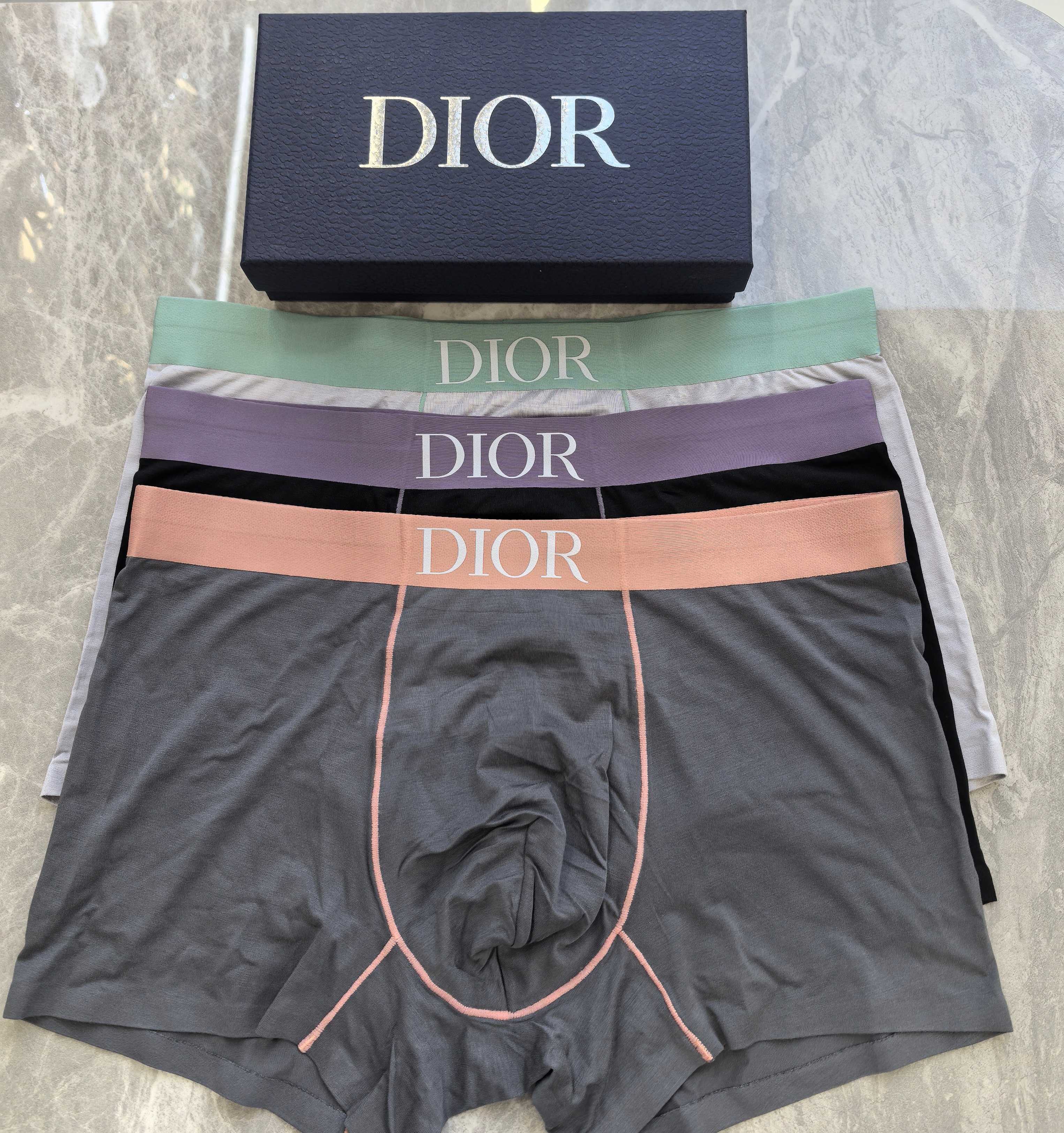  DIOR（迪奥）原单品质！精品盒装男士内裤！外贸国外订单，高品质，锦纶冰丝无痕切割工艺 科学配 82.