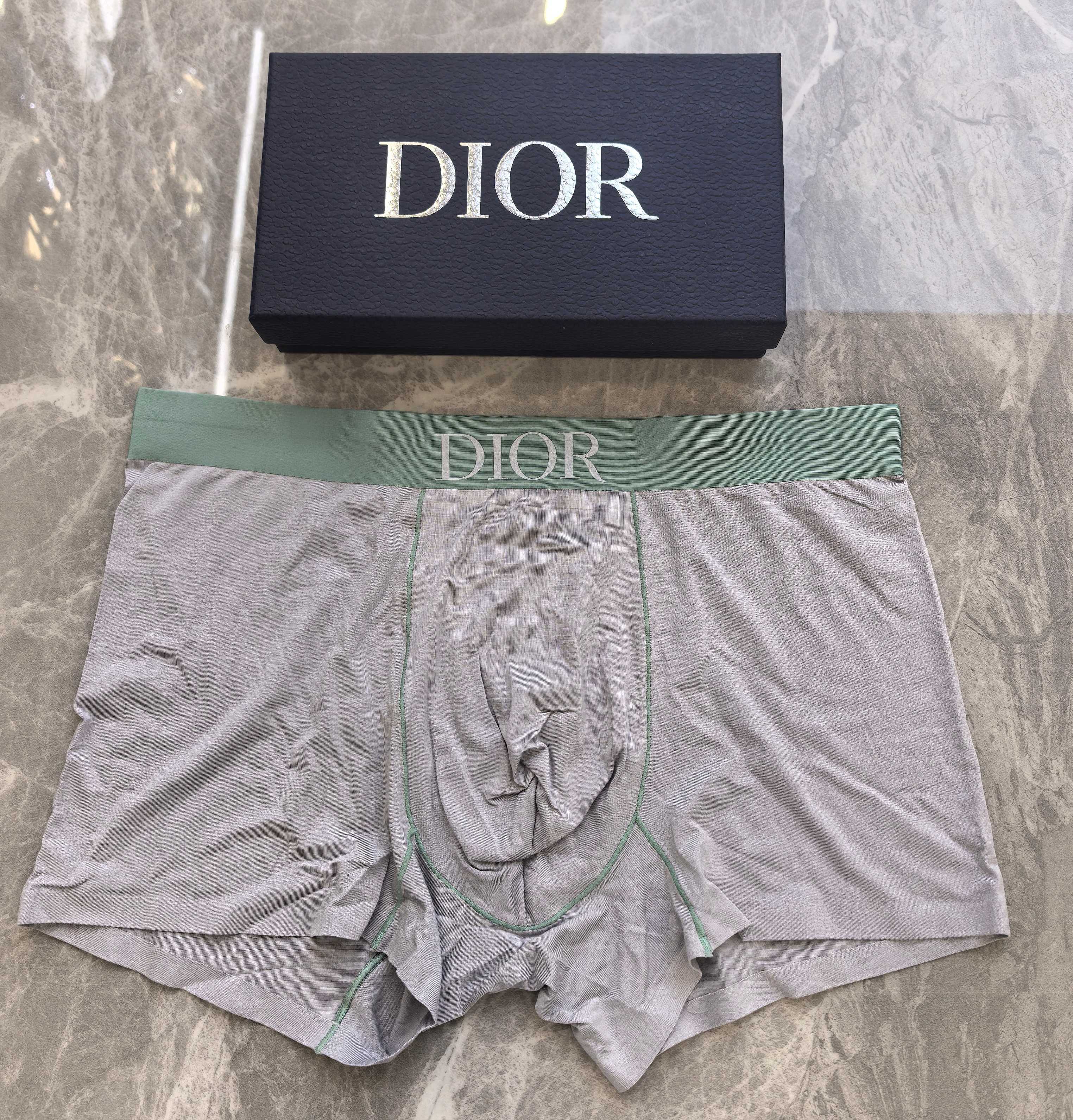 DIOR（迪奥）原单品质！精品盒装男士内裤！外贸国外订单，高品质，锦纶冰丝无痕切割工艺 科学配 82.