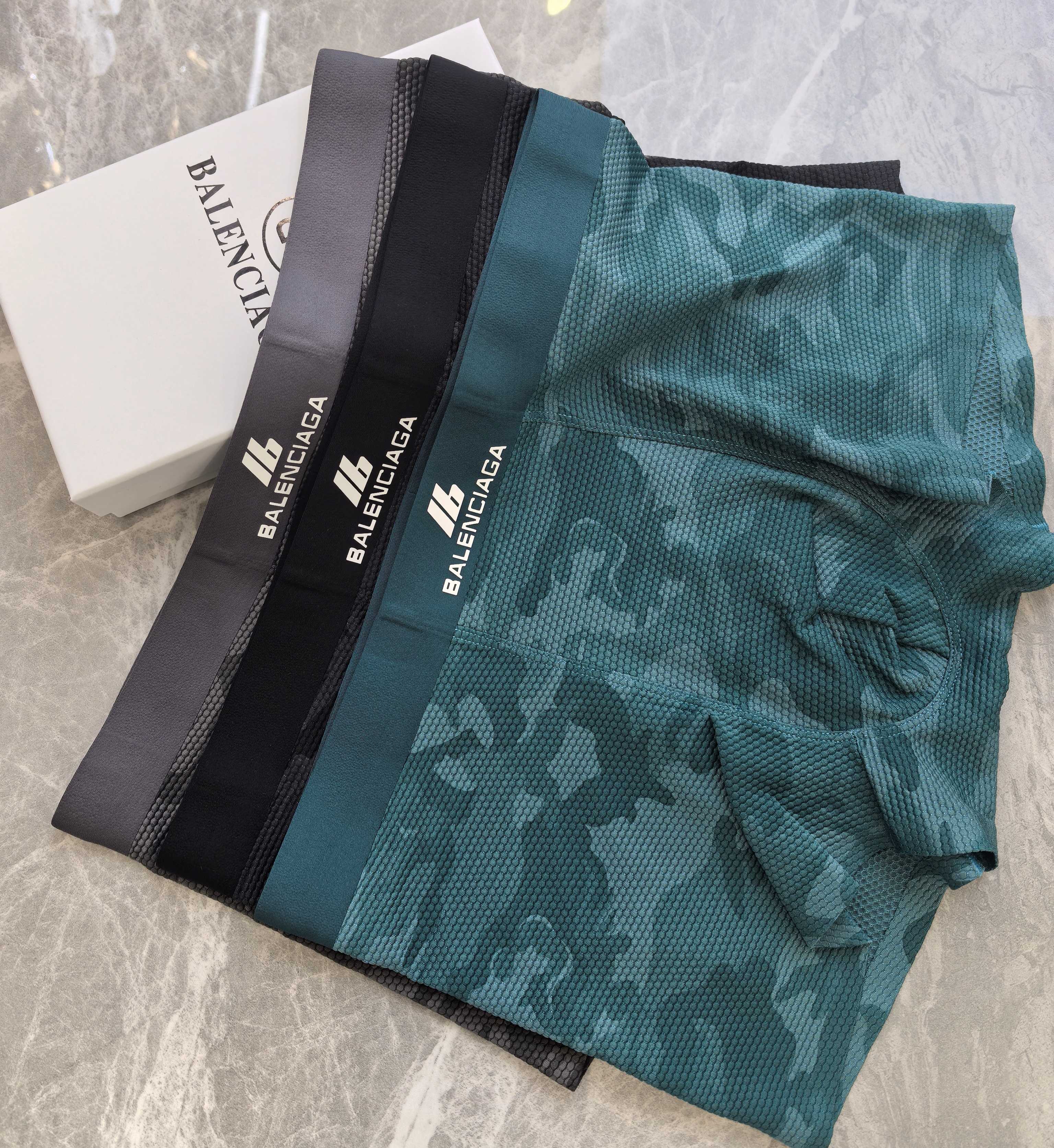  BALENCIAGA（巴黎世家）原单品质！精品盒装男士内裤！外贸国外订单，高品质，锦纶冰丝无痕切割工艺