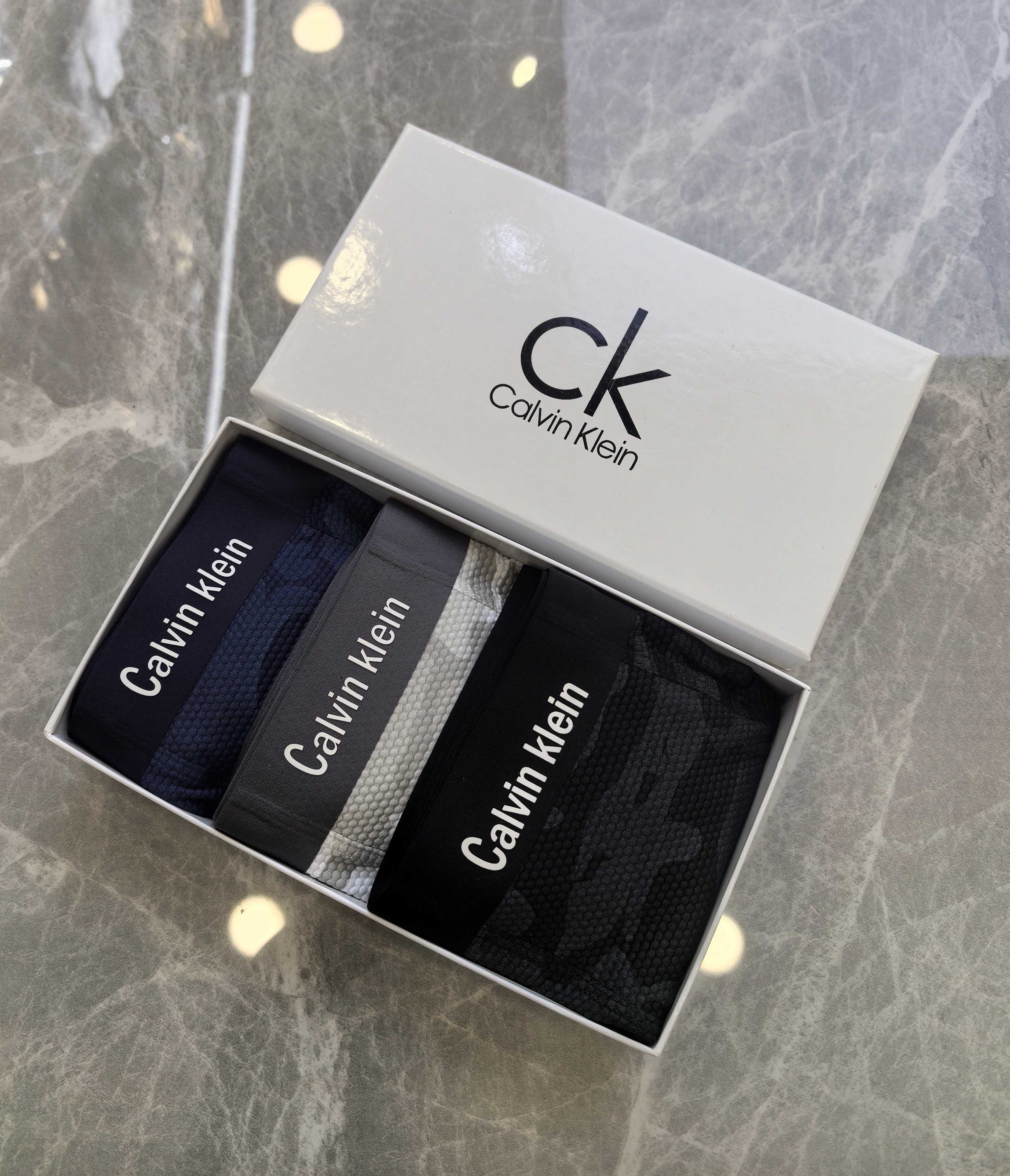  🆕🆕（CK）专柜最新款，最新3D滴胶款，绝对的原单品质，全手工切割工艺   专柜订制进口面料。  手感