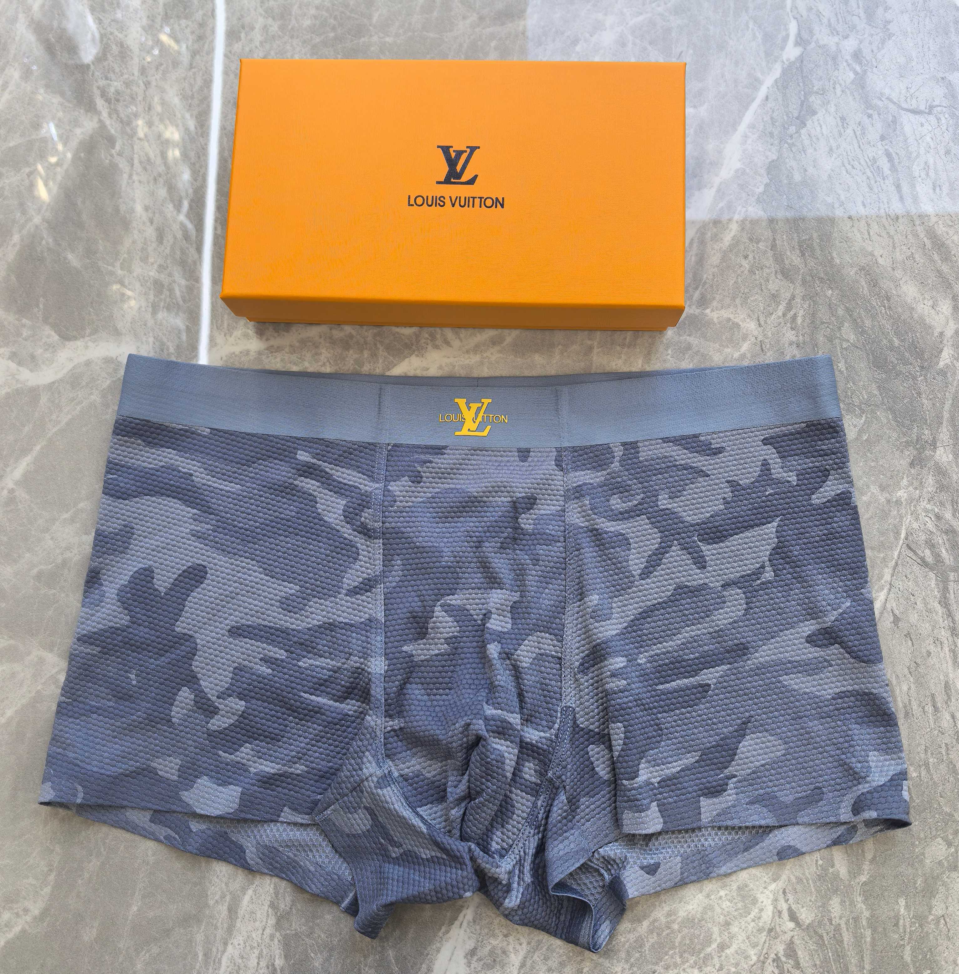  LOUIS VUITTON（LV）专柜最新款，最新3D滴胶款，绝对的原单品质，全手工切割工艺   专柜