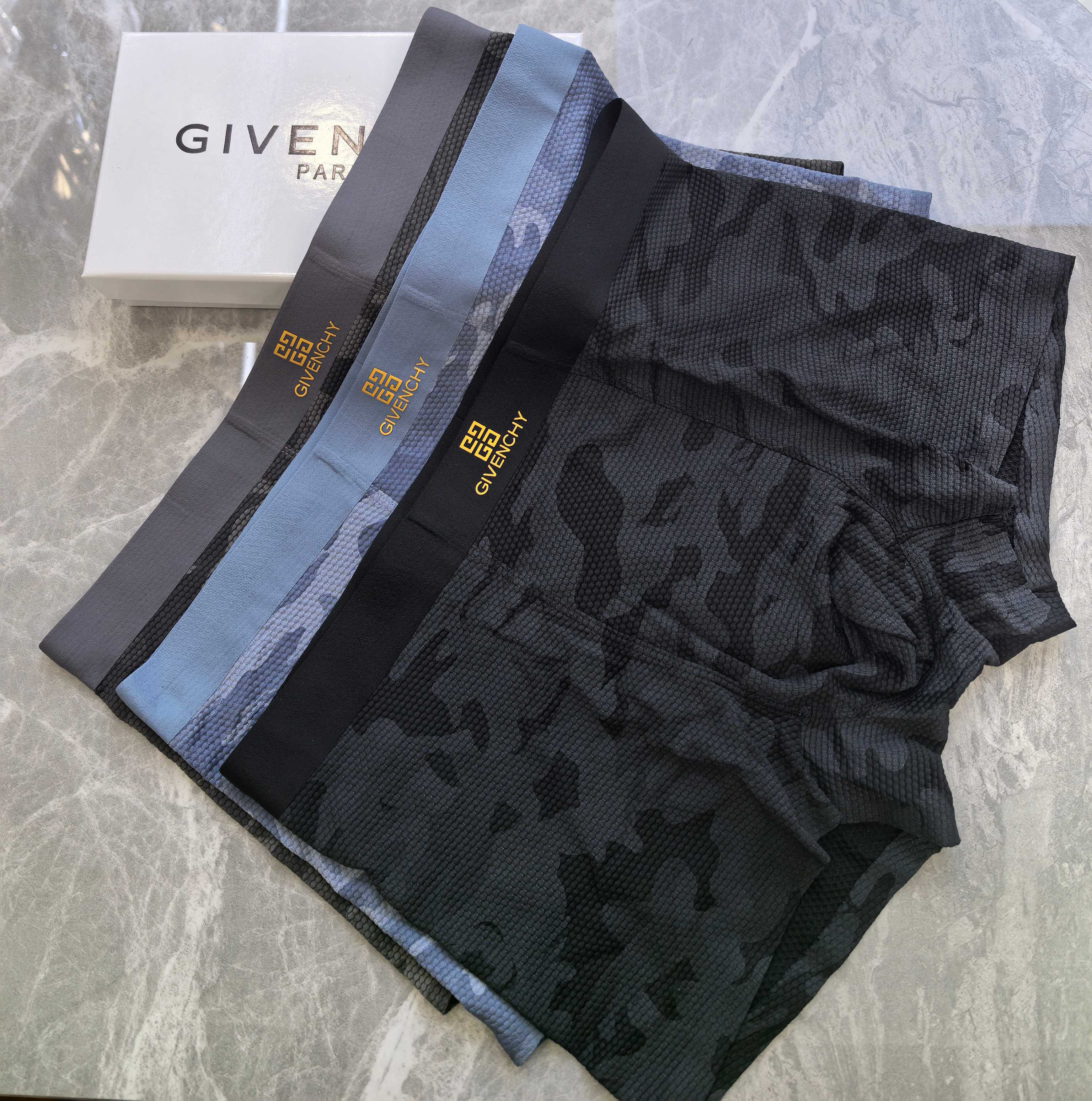  GIVENCHY（纪梵希）专柜最新款，最新3D滴胶款，绝对的原单品质，全手工切割工艺   专柜订制进口