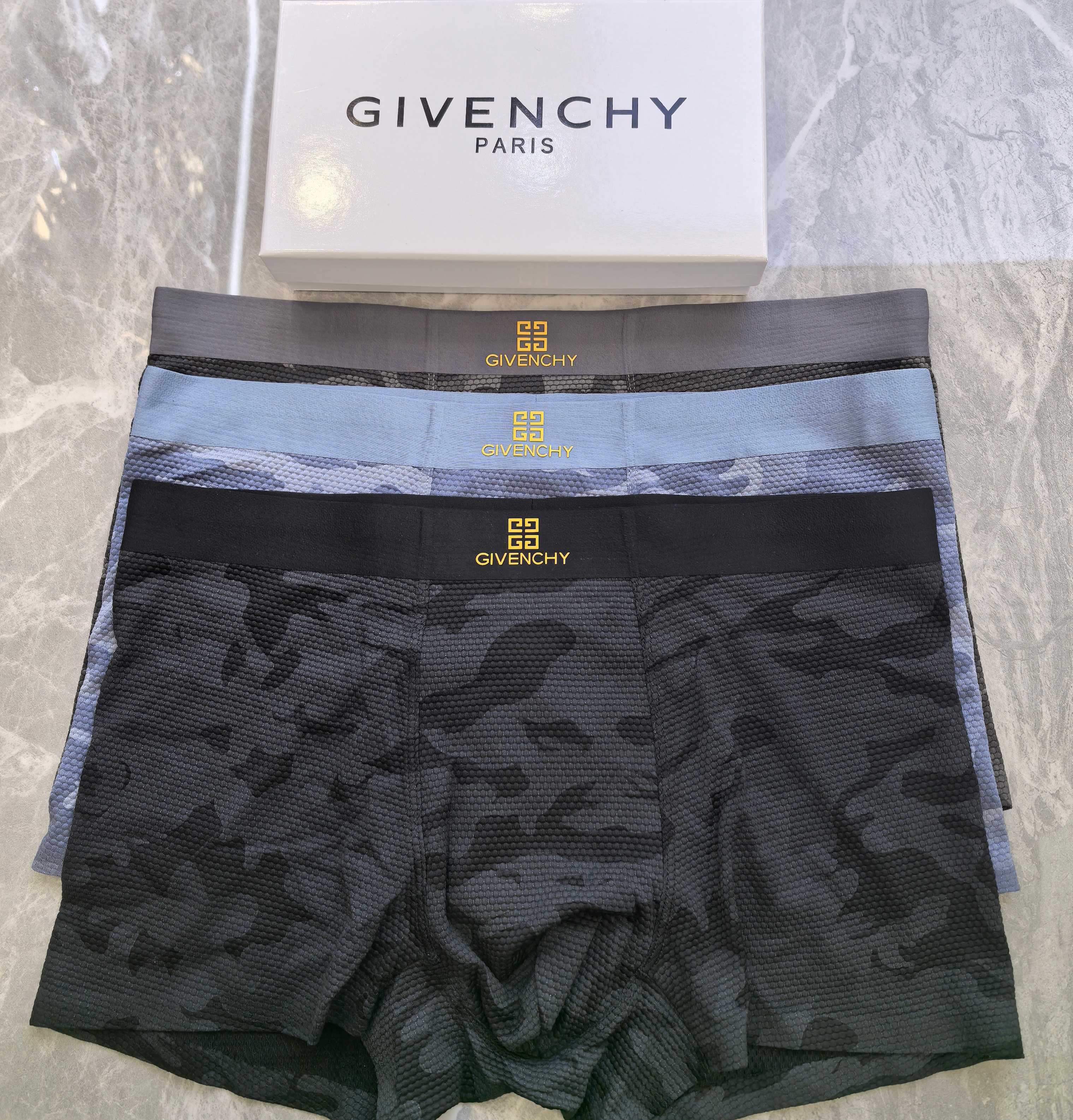  GIVENCHY（纪梵希）专柜最新款，最新3D滴胶款，绝对的原单品质，全手工切割工艺   专柜订制进口