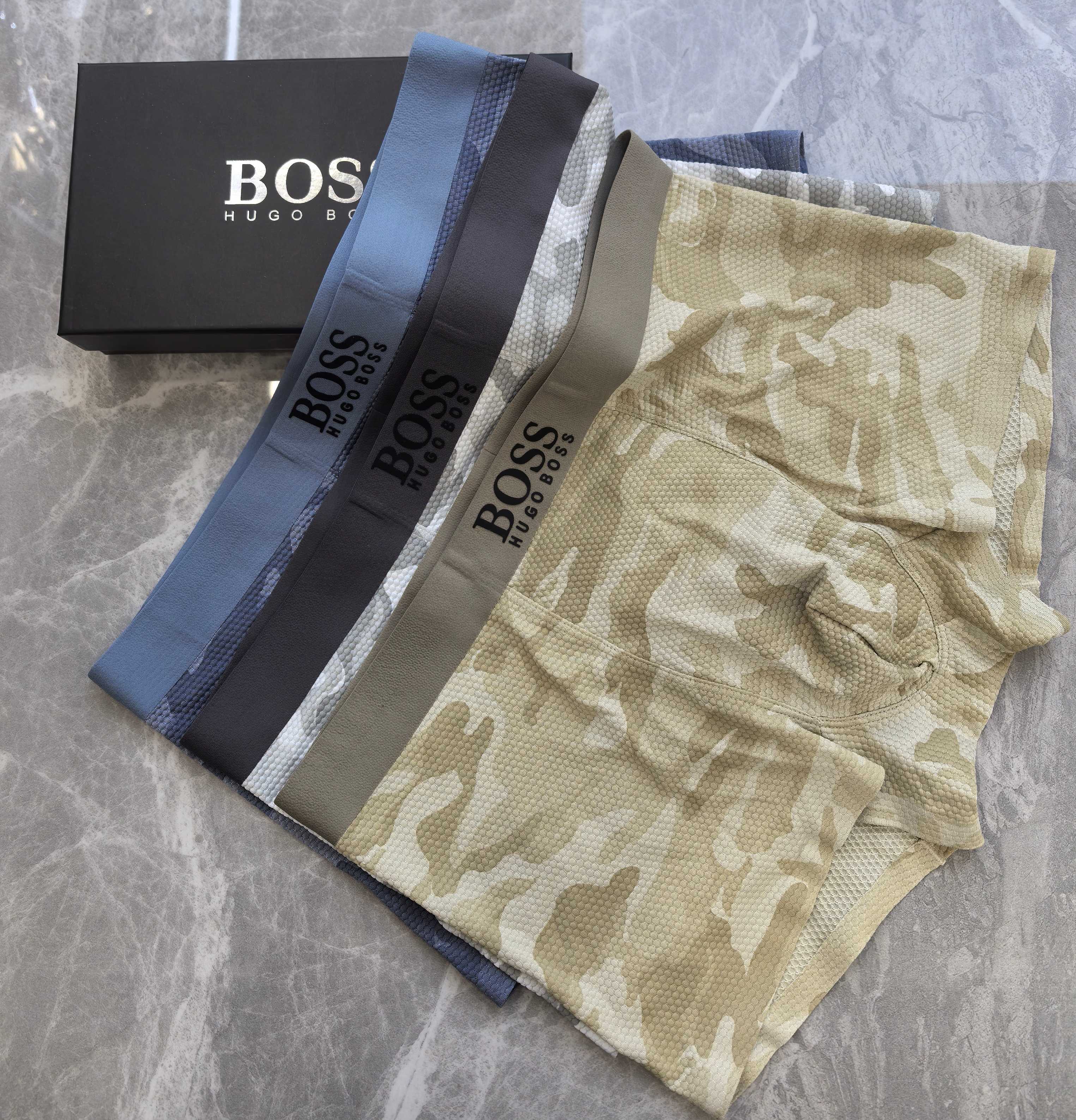  🆕🆕（BOSS）专柜最新款，最新3D滴胶款，绝对的原单品质，全手工切割工艺   专柜订制进口面料。  