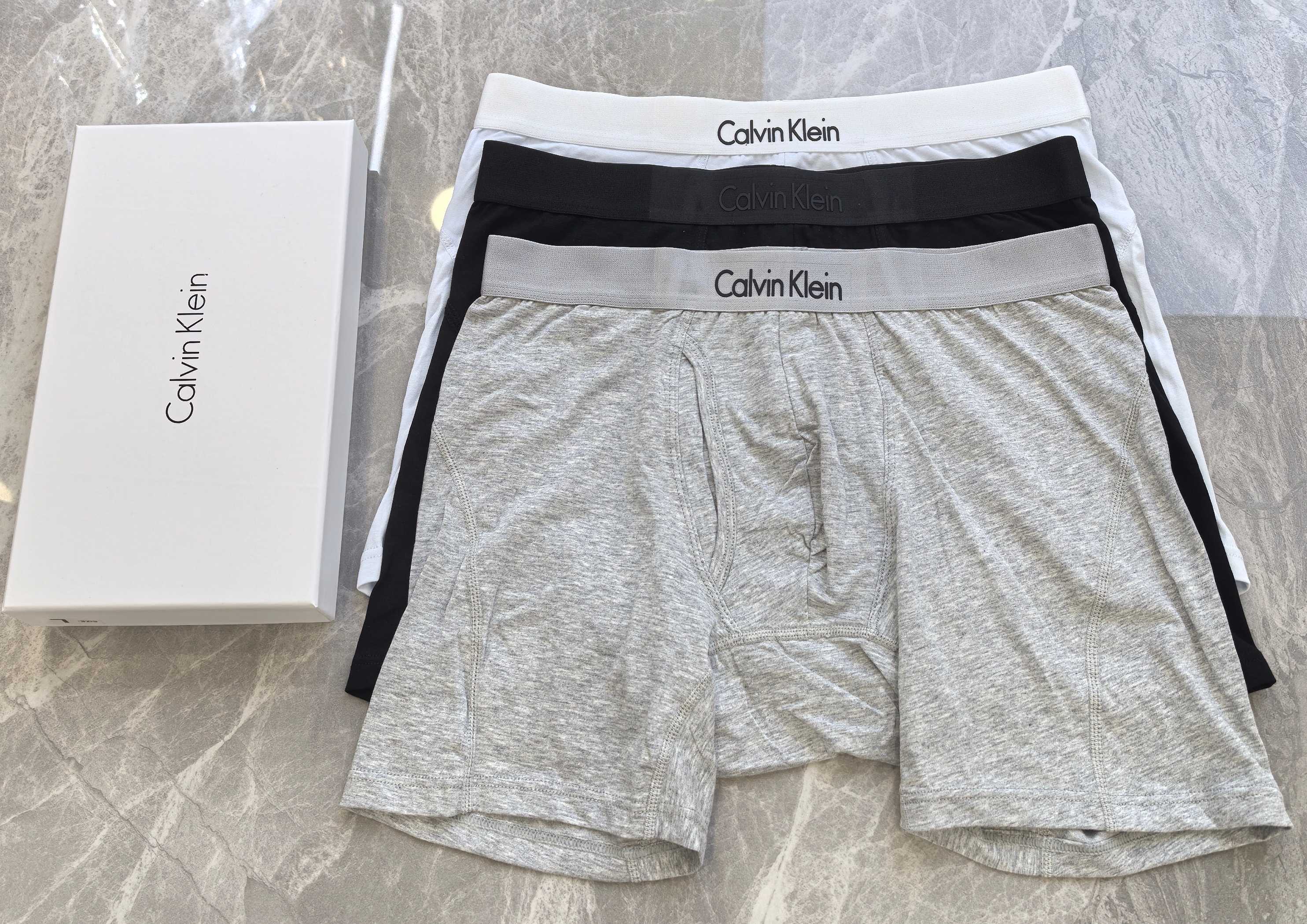 P80 CaIvin KIein（CK）％95棉，码数：L、XL、XXL，3X了L码数偏大、一盒三条，