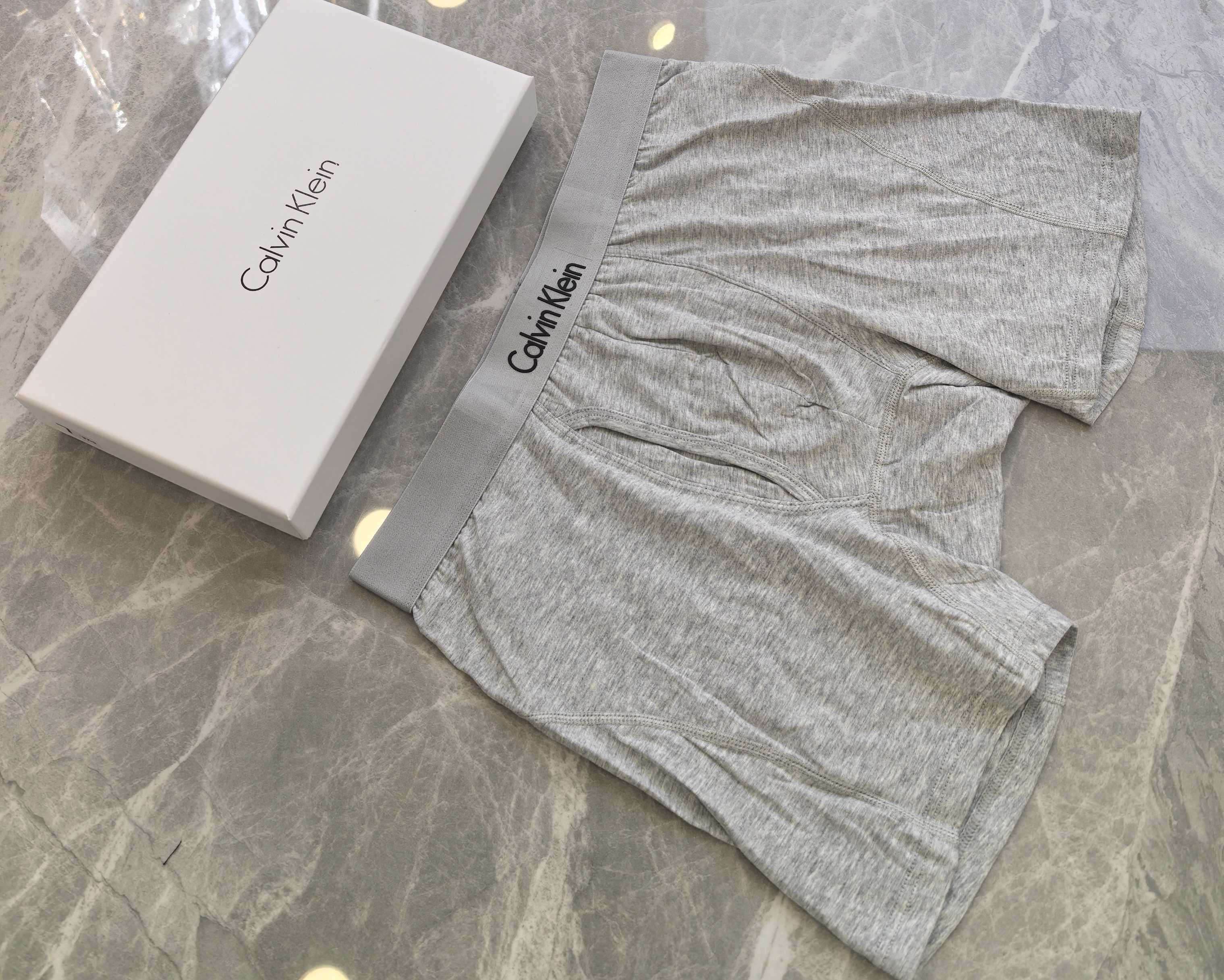 P80 CaIvin KIein（CK）％95棉，码数：L、XL、XXL，3X了L码数偏大、一盒三条，