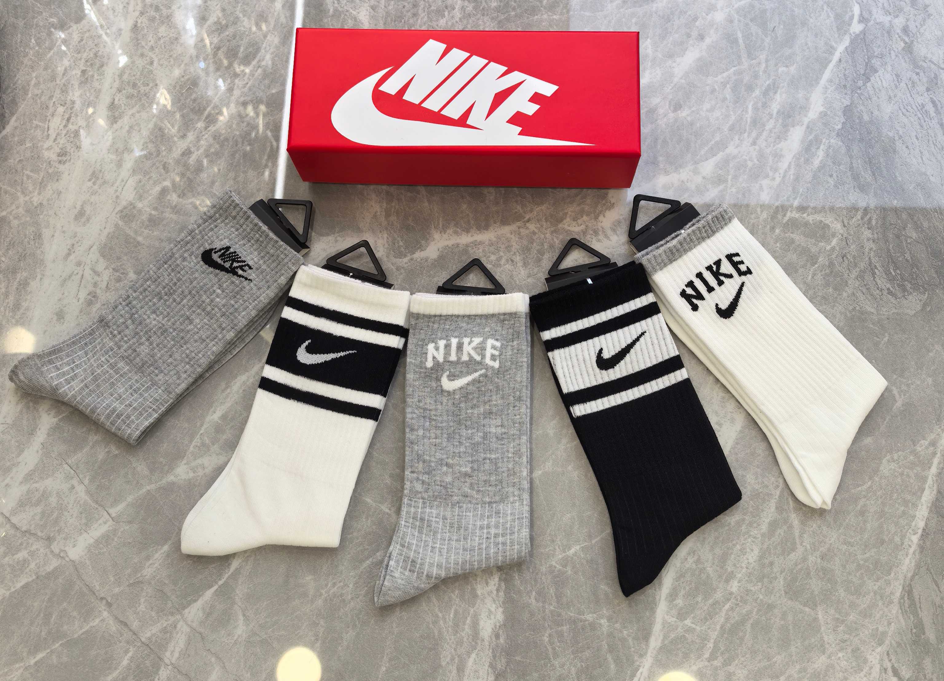 💛配专柜包装NIKE（耐克）新款中长款堆堆袜袜子！一盒五双，专柜同步筒袜袜子，💛大牌出街，潮人必备🔥超好