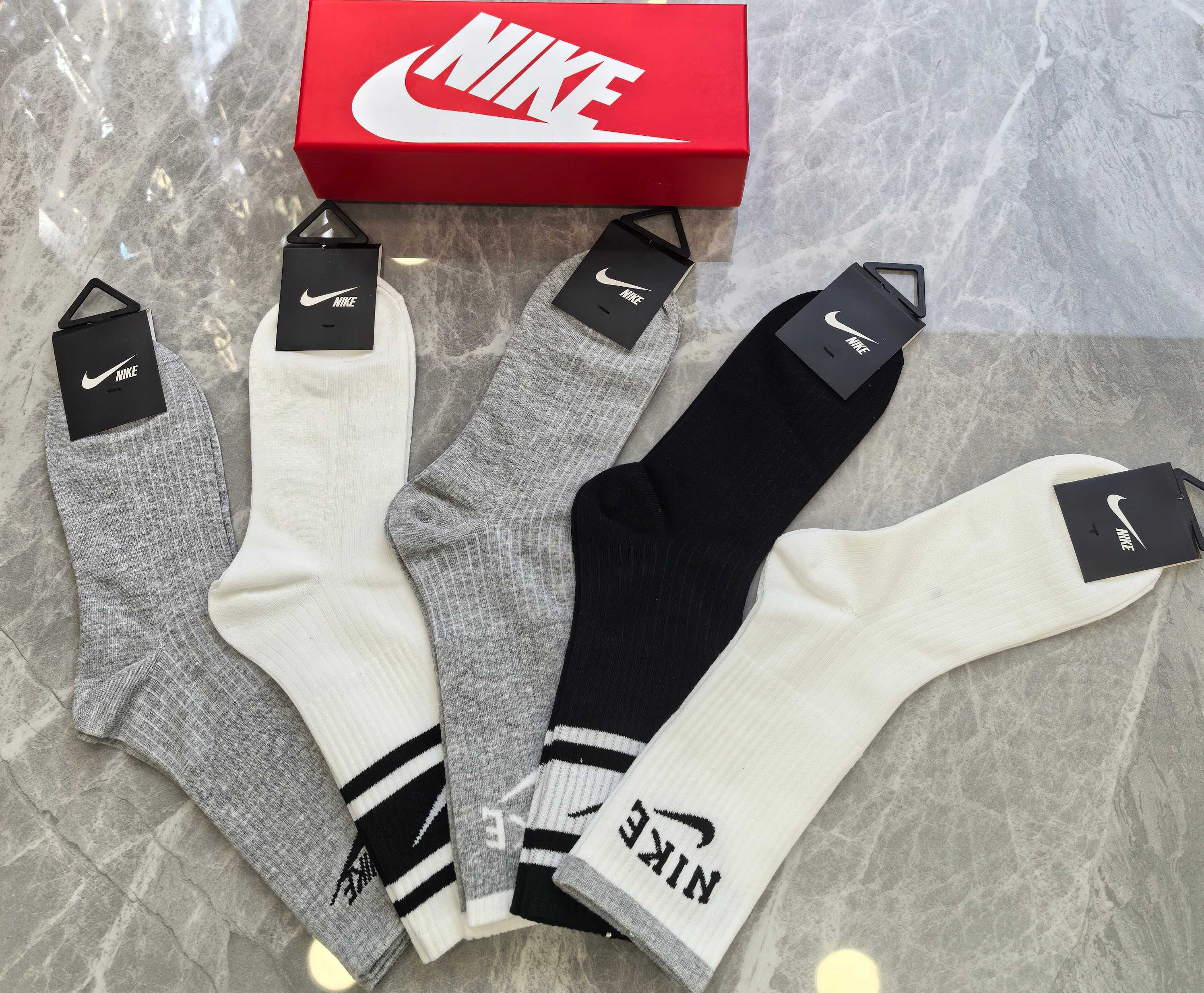 💛配专柜包装NIKE（耐克）新款中长款堆堆袜袜子！一盒五双，专柜同步筒袜袜子，💛大牌出街，潮人必备🔥超好