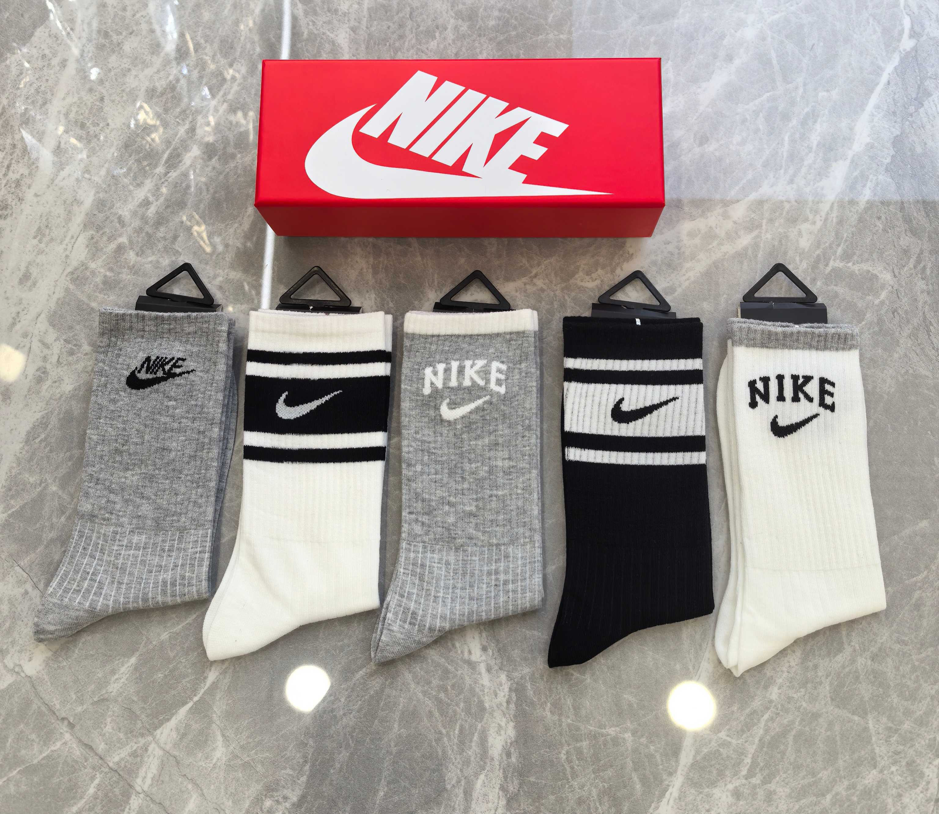 💛配专柜包装NIKE（耐克）新款中长款堆堆袜袜子！一盒五双，专柜同步筒袜袜子，💛大牌出街，潮人必备🔥超好