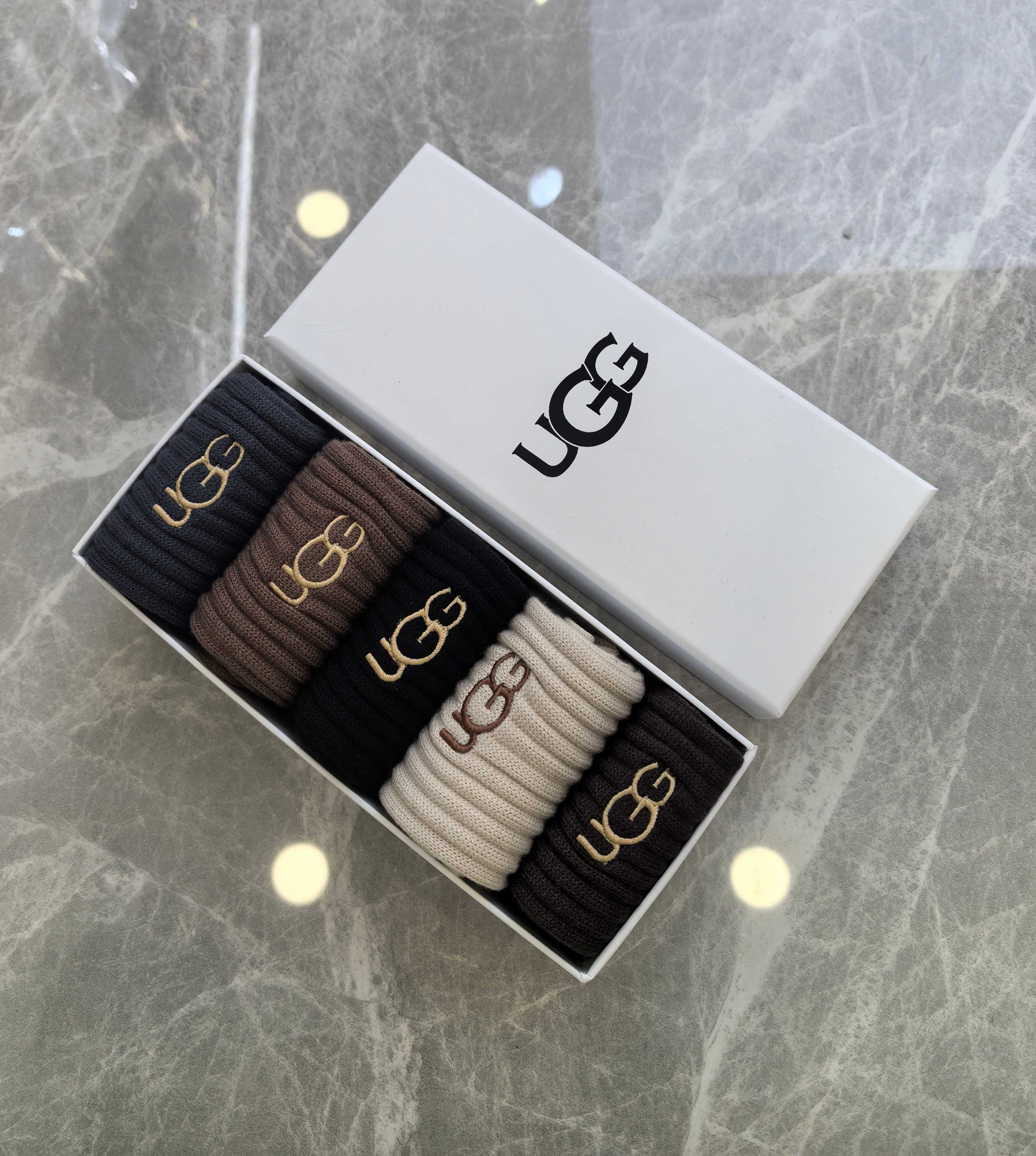 💛配包装UGG 新款羊绒刺绣中长款堆堆袜袜子！一盒五双， 专柜同步筒款袜子，💛大牌出街，潮人必备🔥超好搭