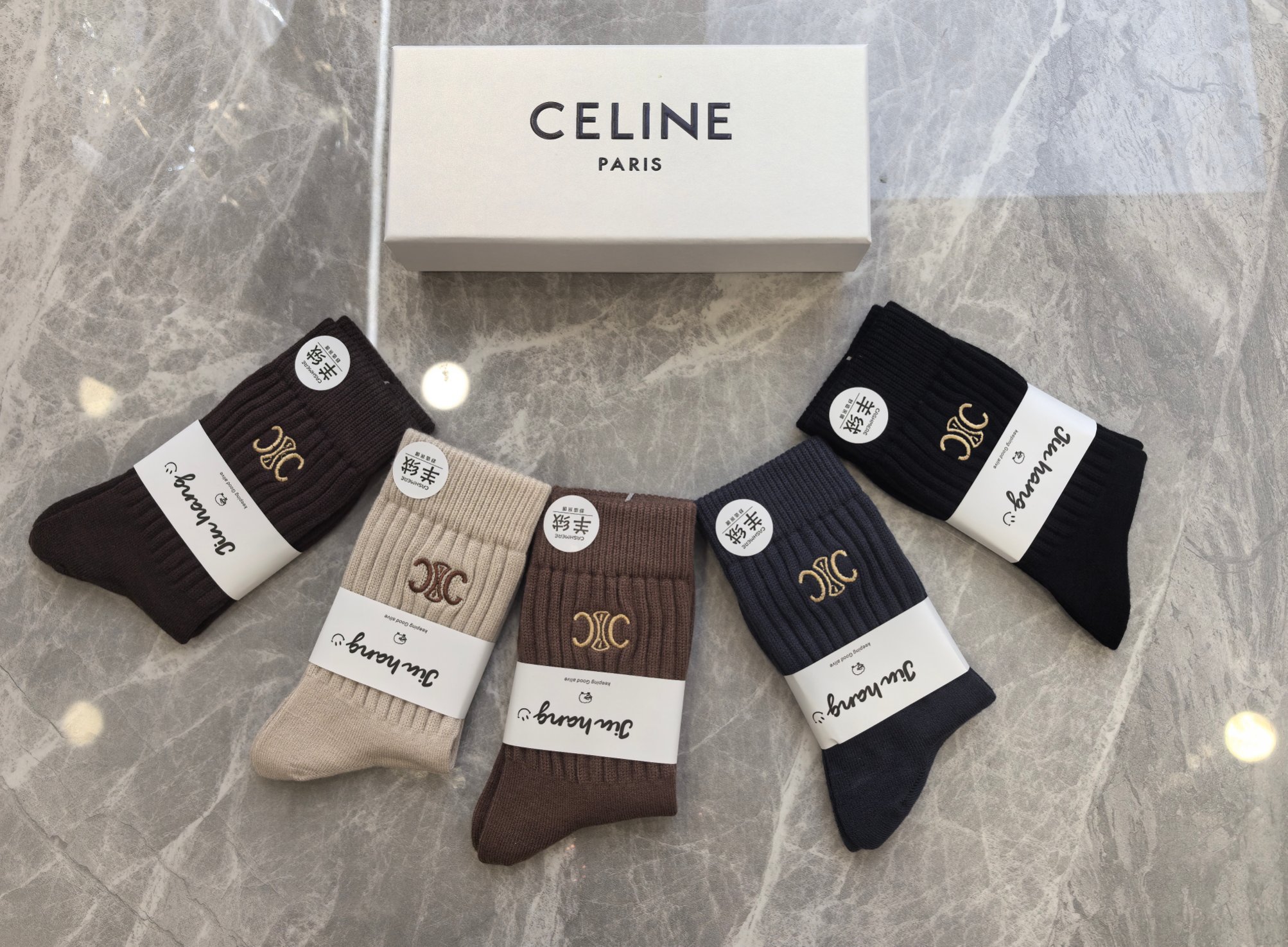 💛配包装CELINE（赛琳） 新款羊绒中长款堆堆袜袜子！一盒五双， 专柜同步筒款袜子，💛大牌出街，潮人必