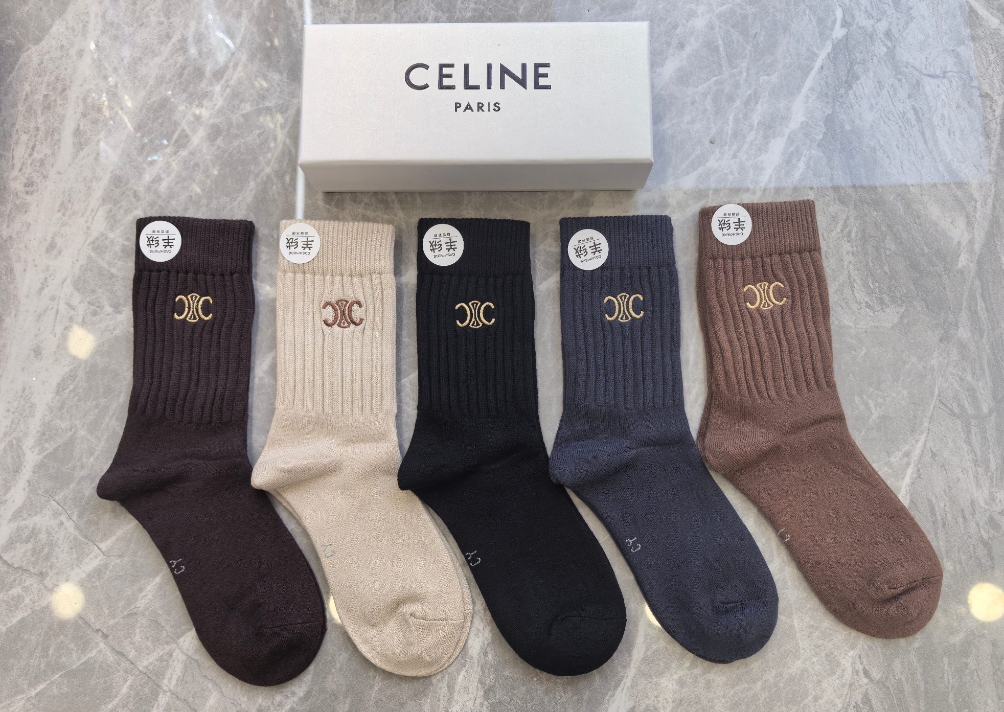 💛配包装CELINE（赛琳） 新款羊绒中长款堆堆袜袜子！一盒五双， 专柜同步筒款袜子，💛大牌出街，潮人必