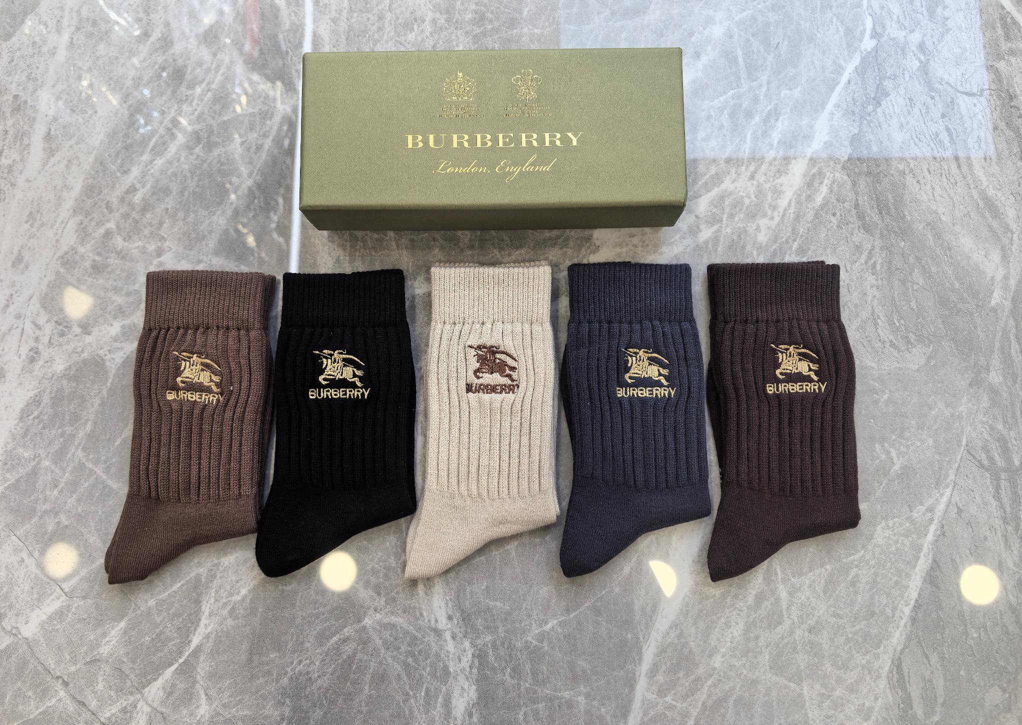 💛配专柜包装Burberry （巴宝莉）新款羊绒刺绣中长款堆堆袜袜子！一盒五双，专柜同步筒袜袜子，💛大牌