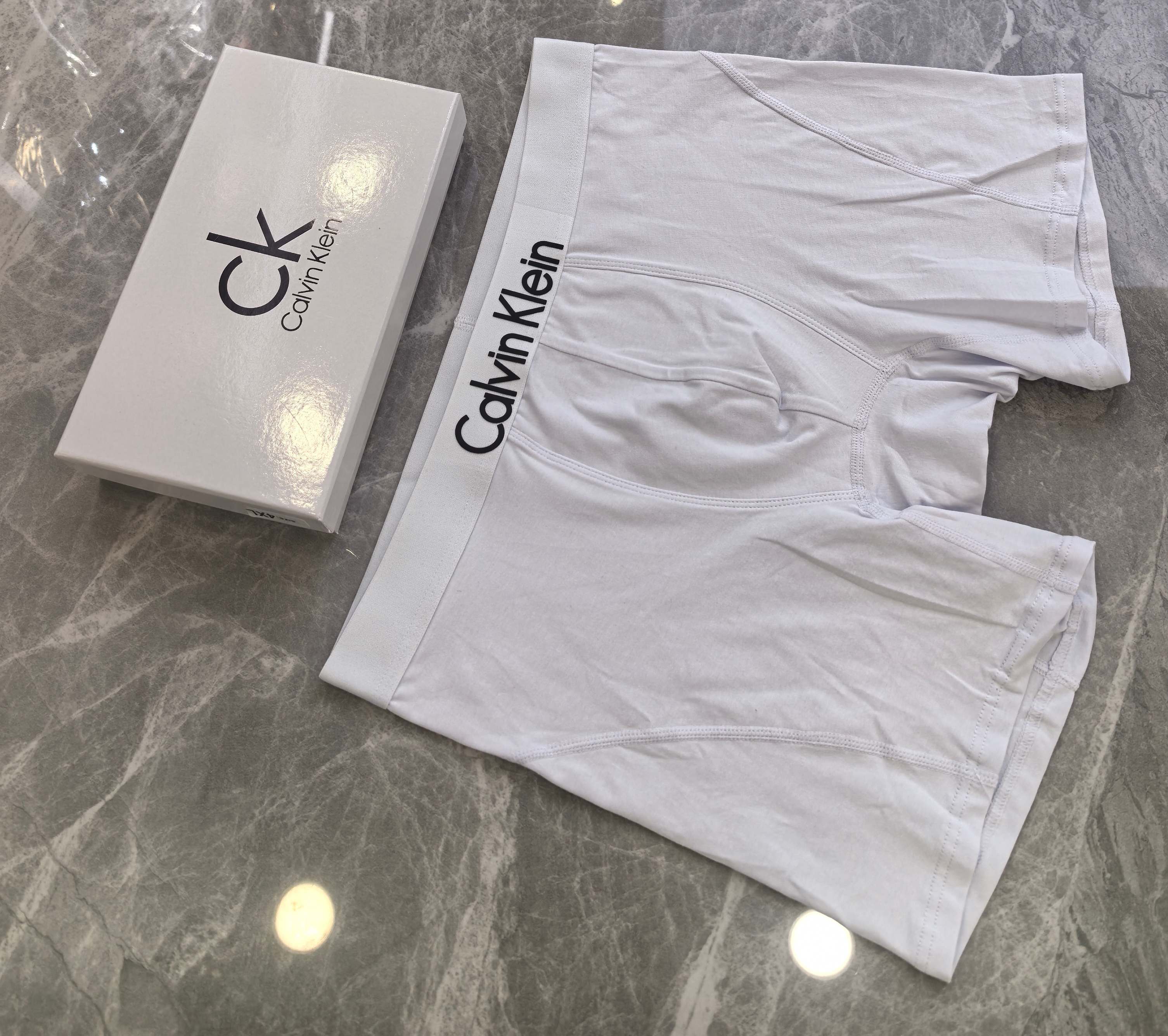 P80 加长版系列：CaIvin KIein（CK）％95棉，码数：L、XL、XXL，3XL码数偏大、一盒三条，