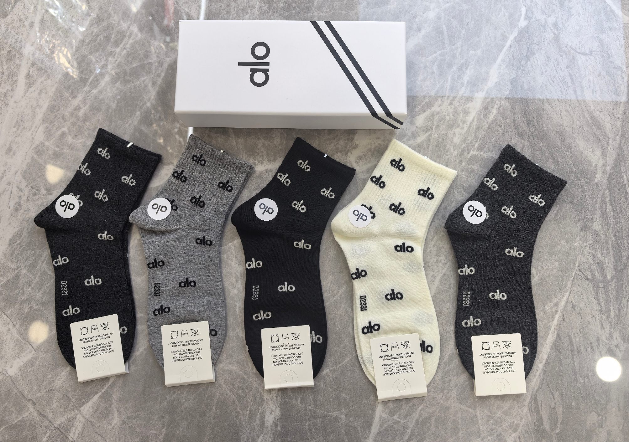 💛配包装ALO 新款中长筒款堆堆袜袜子！一盒五双， 专柜同步筒款袜子，💛大牌出街，潮人必备🔥超好搭
