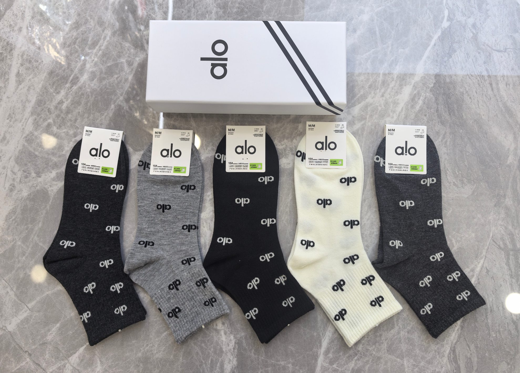 💛配包装ALO 新款中长筒款堆堆袜袜子！一盒五双， 专柜同步筒款袜子，💛大牌出街，潮人必备🔥超好搭