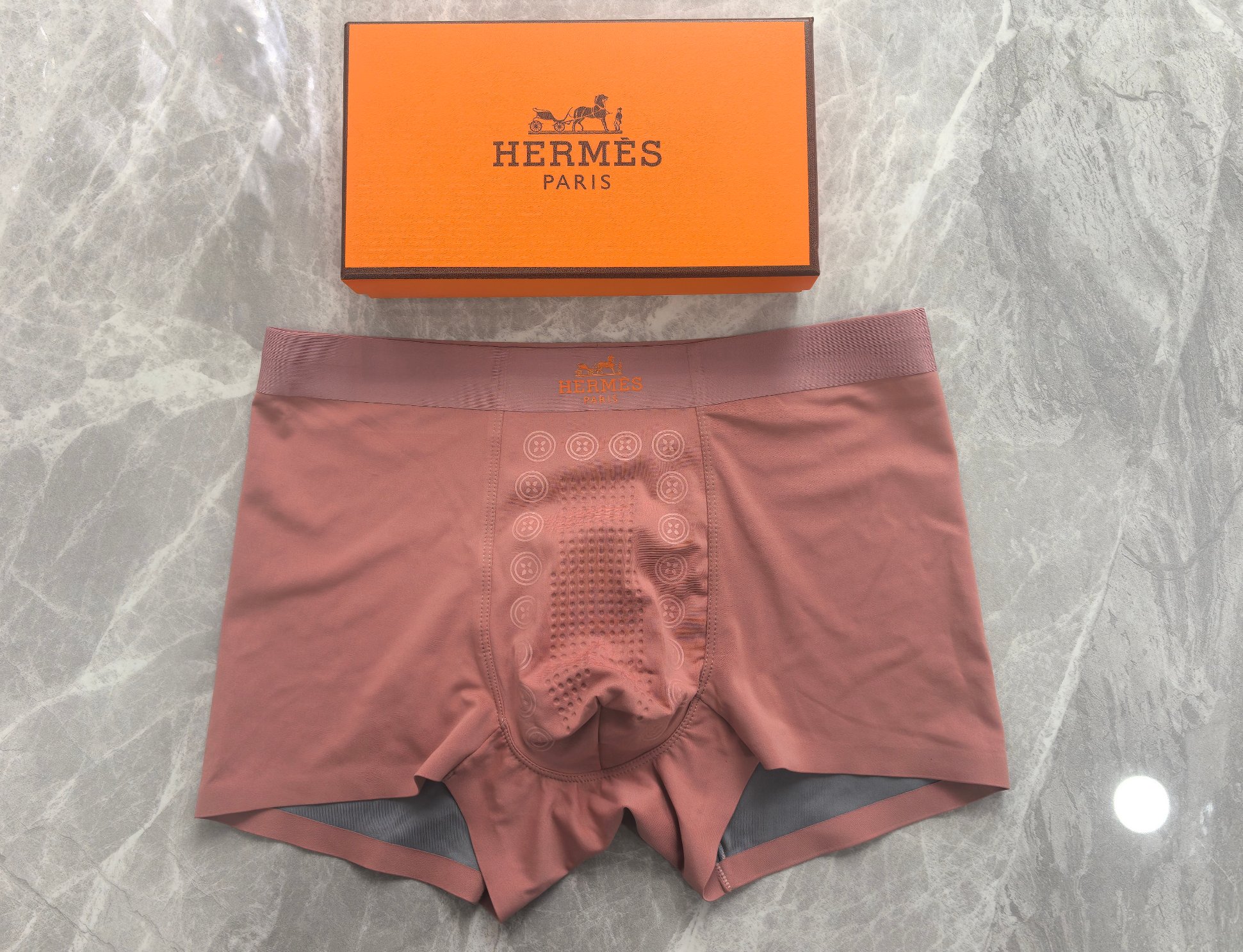 新品！HERMES（爱马仕）3D工艺。原单品质，时尚潮男新品 锦纶冰丝无缝切割工艺 科学配 76%锦纶+