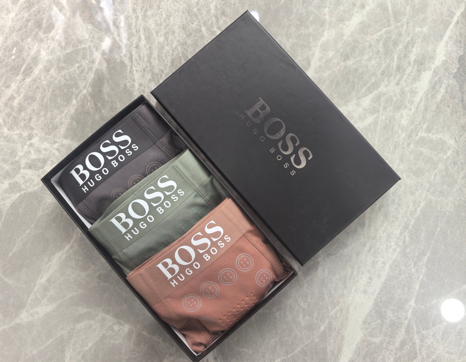 新品！BOSS、3D工艺。原单品质，时尚潮男新品 锦纶冰丝无缝切割工艺 科学配 76%锦纶+24%氨纶，