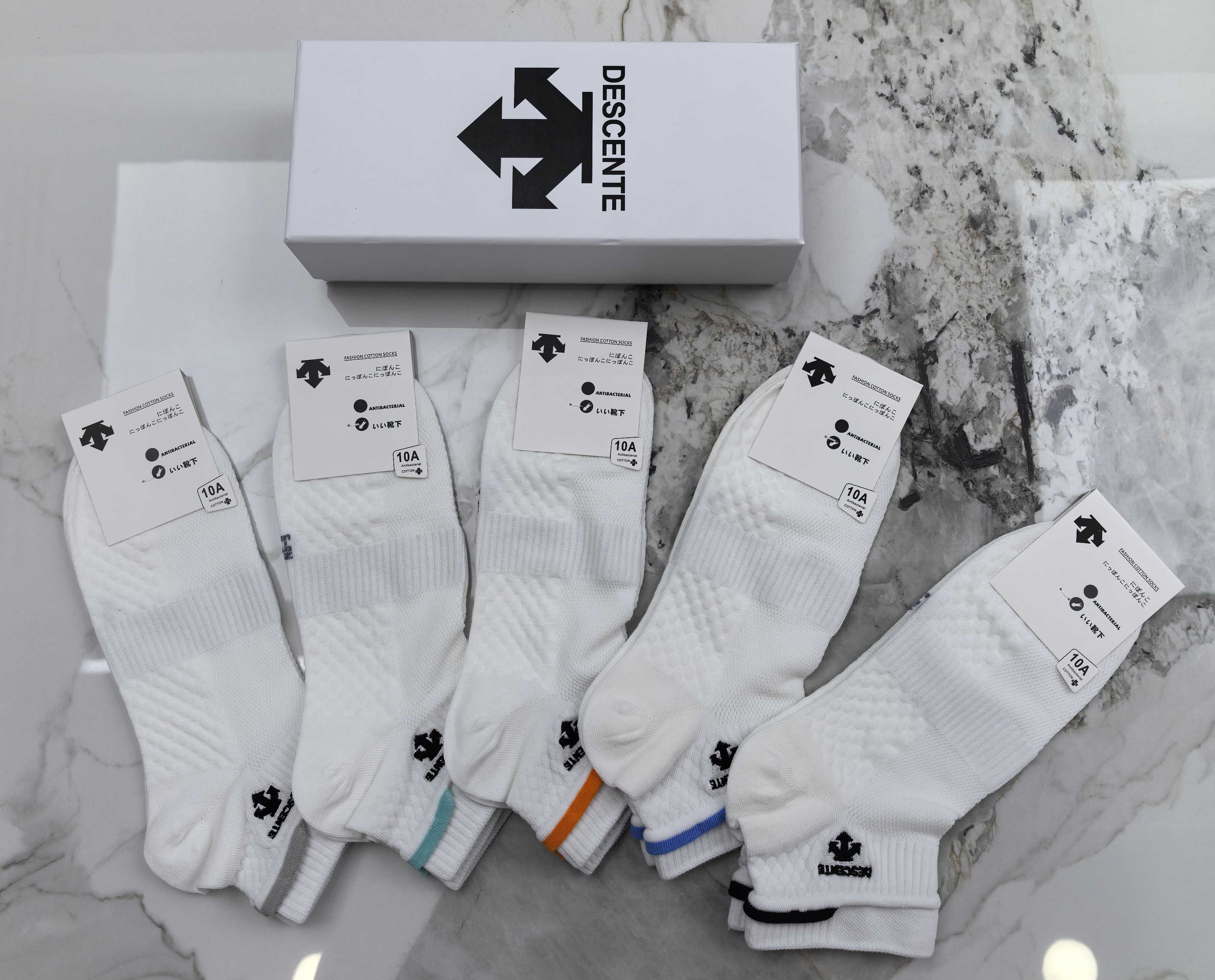 出新拉[哇]🎉🎉🎉DESCENTE（迪桑特）官网同款🎉专柜畅销款🎉🎉潮款！百搭！纯棉质量、上脚舒适透气性