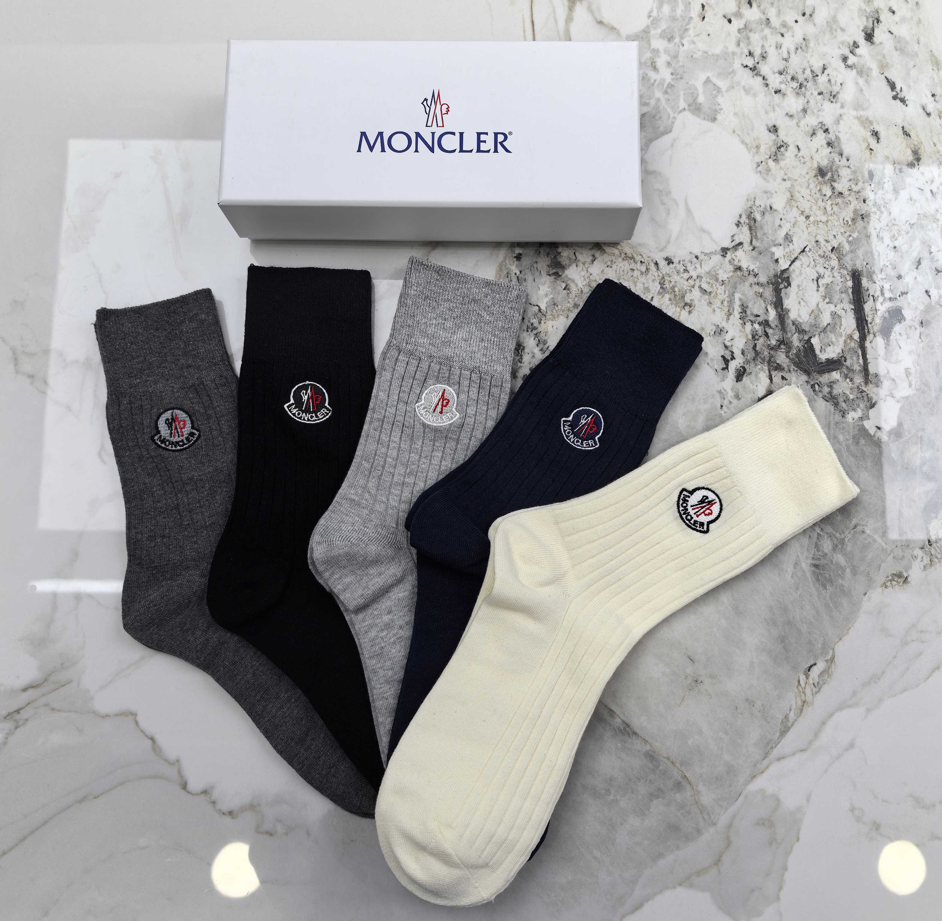 Último diseño de MONCLER en tienda oficial [wow][wow] ¡Calidad de algodón puro de doble costura! Cómodo y transpirable.…
