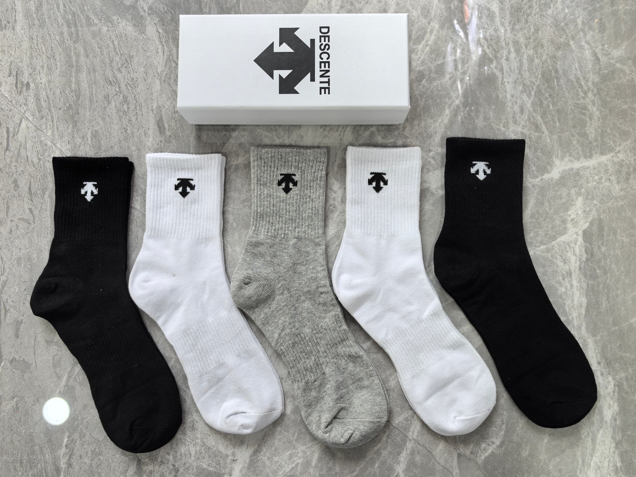 出新拉[哇]🎉🎉🎉DESCENTE（迪桑特）官网同款🎉专柜畅销款🎉🎉潮款！百搭！纯棉质量、上脚舒适透气性