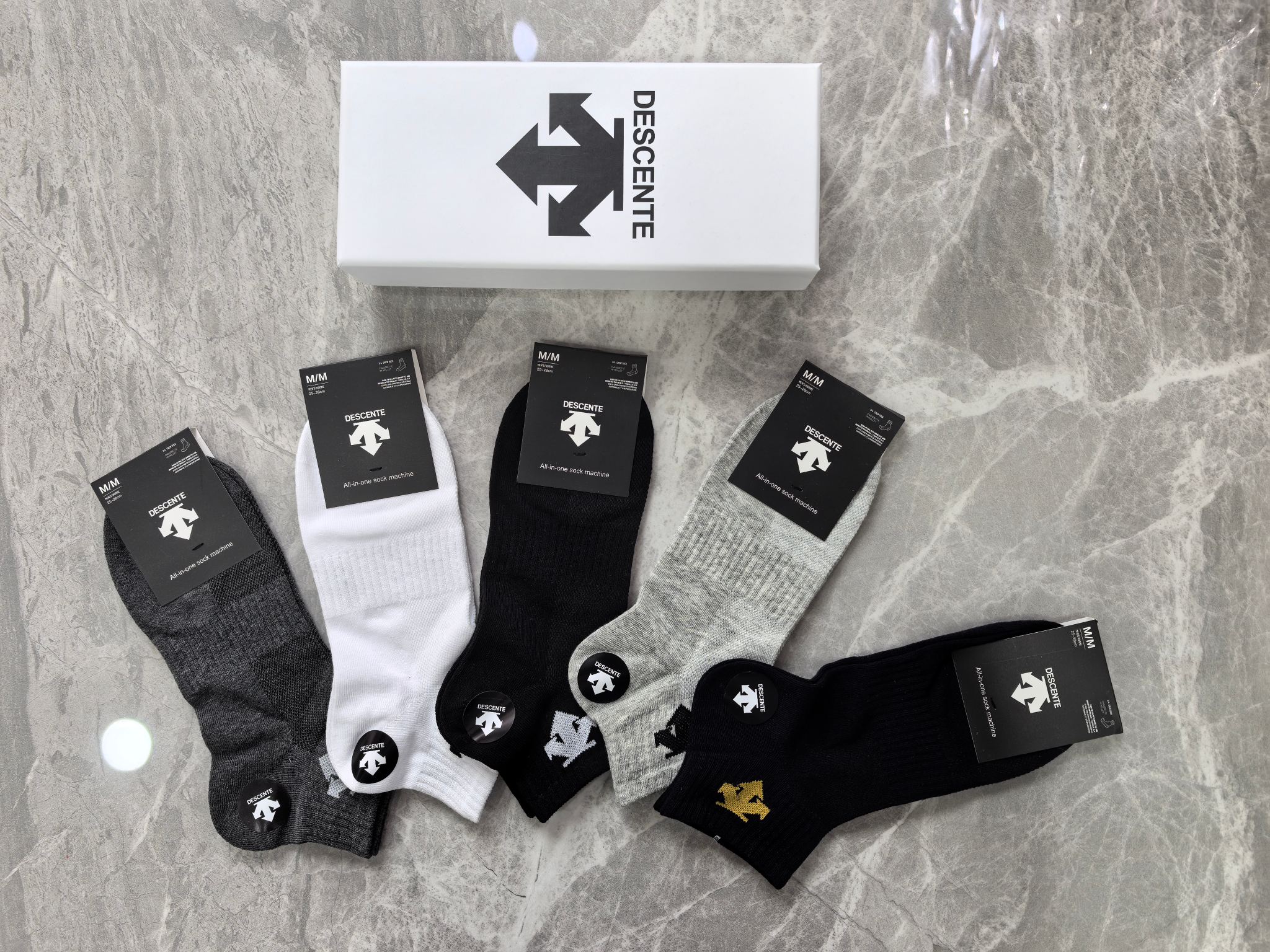 出新拉[哇]🎉🎉🎉DESCENTE（迪桑特）官网同款🎉专柜畅销款🎉🎉潮款！百搭！纯棉质量、上脚舒适透气性