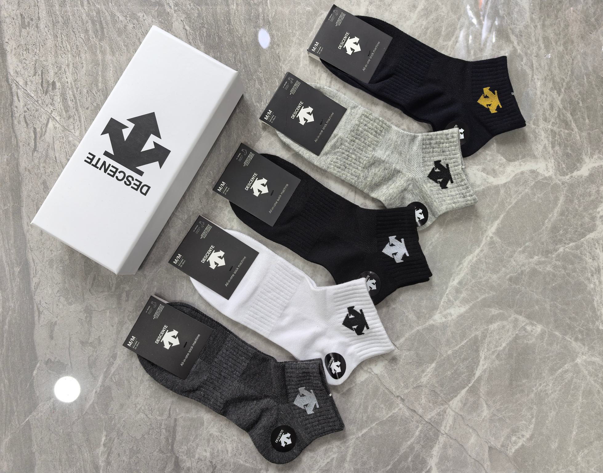 出新拉[哇]🎉🎉🎉DESCENTE（迪桑特）官网同款🎉专柜畅销款🎉🎉潮款！百搭！纯棉质量、上脚舒适透气性