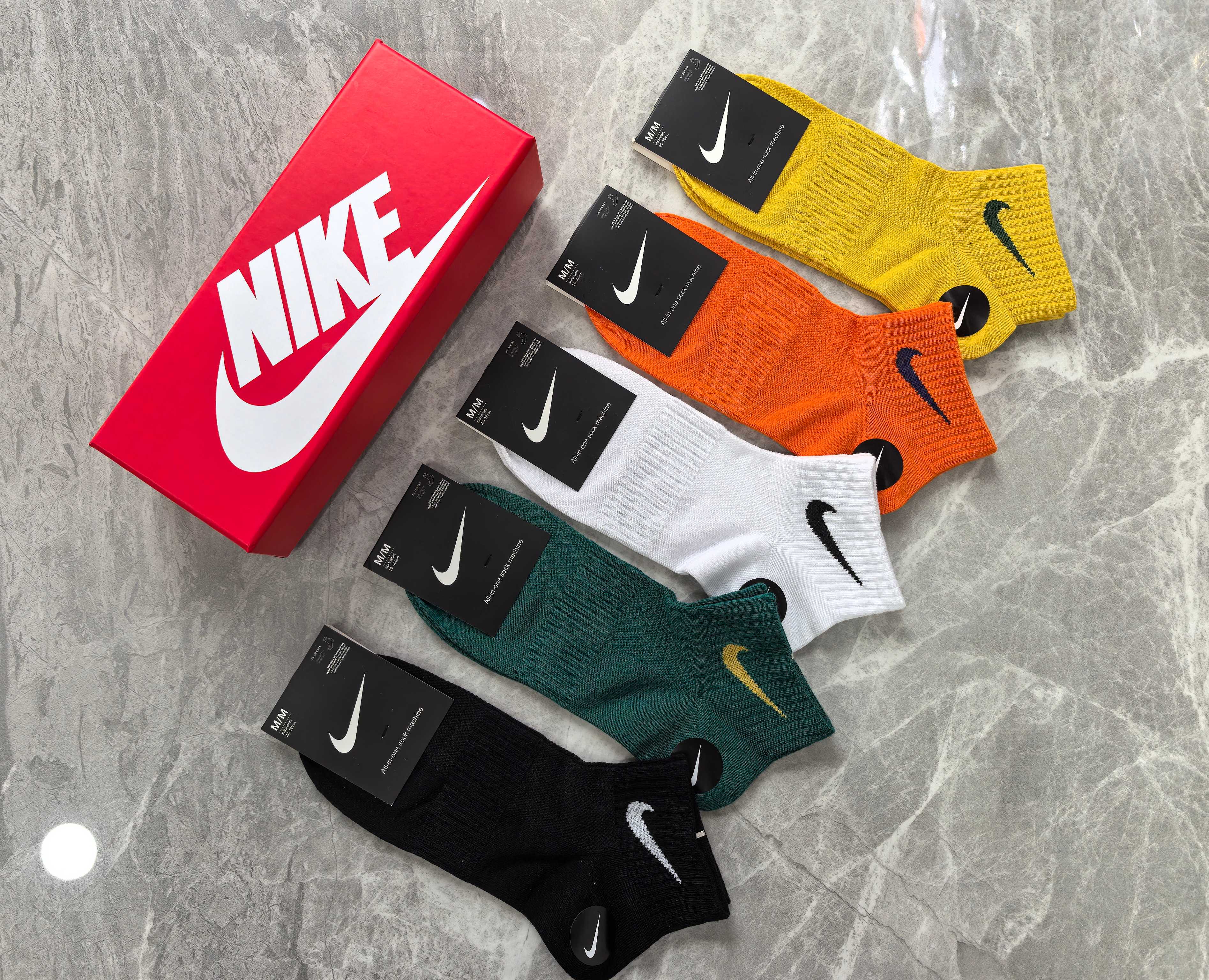 网面系列出新～NIKE（耐克）纯棉质量、穿着舒适透气