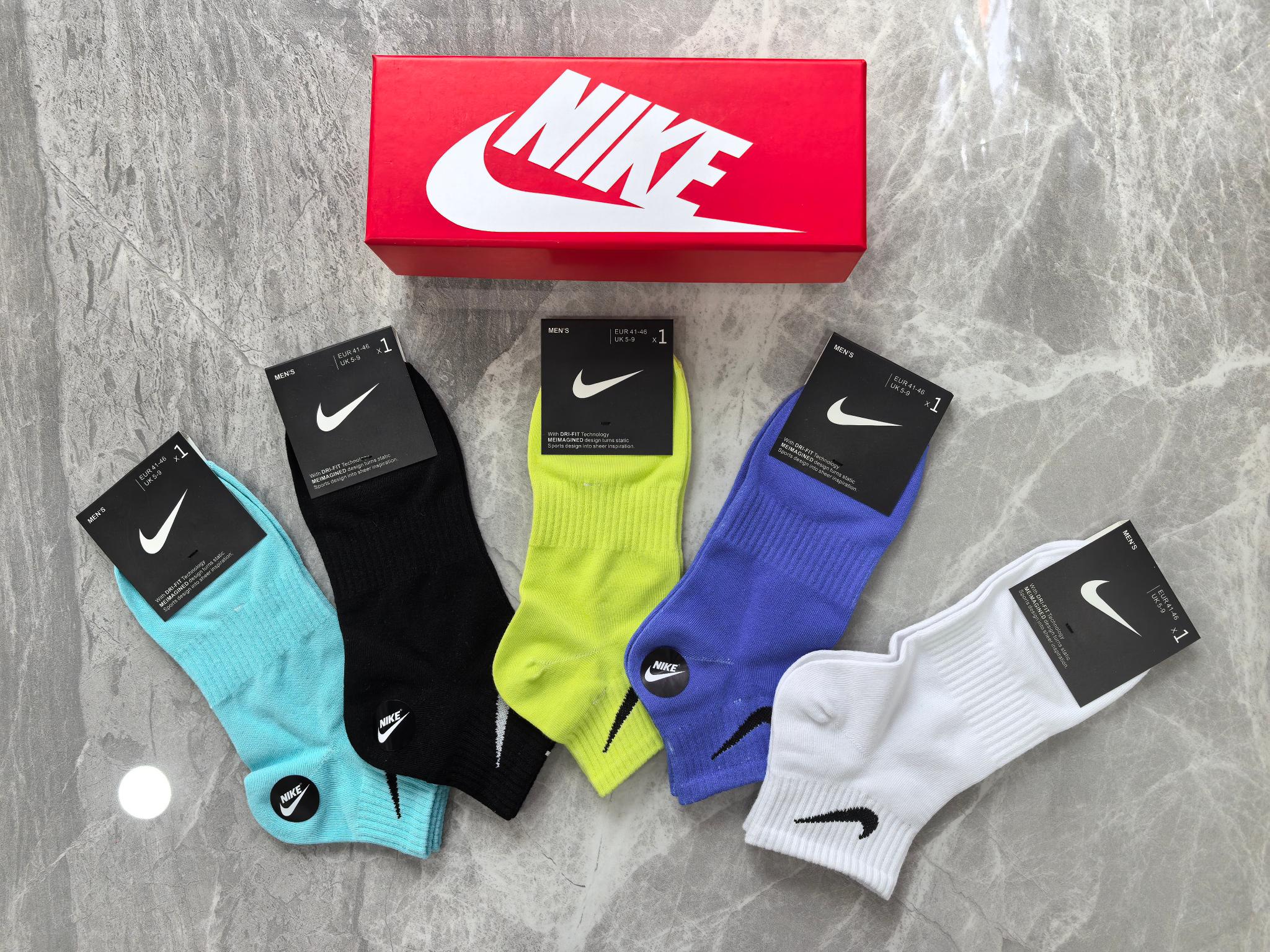 网面系列出新～NIKE（耐克）纯棉质量、穿着舒适透气