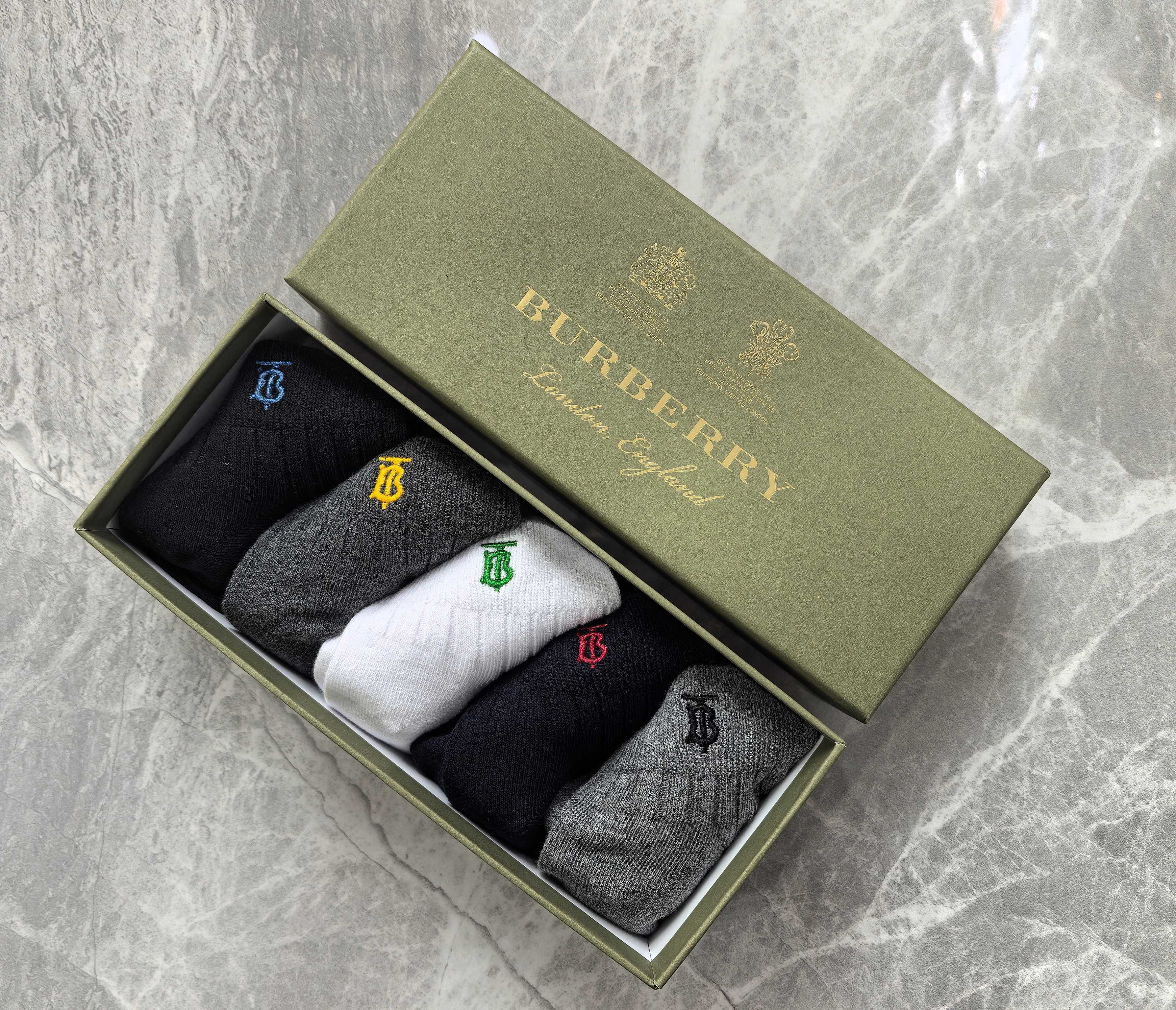 外单系列：纯棉、BURBERRY（巴宝莉）一盒5双入、现货