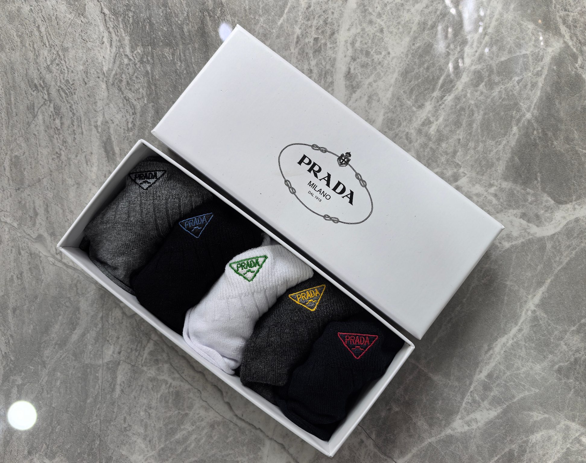 外单系列：纯棉、PRADA（普拉达）一盒5双入、现货