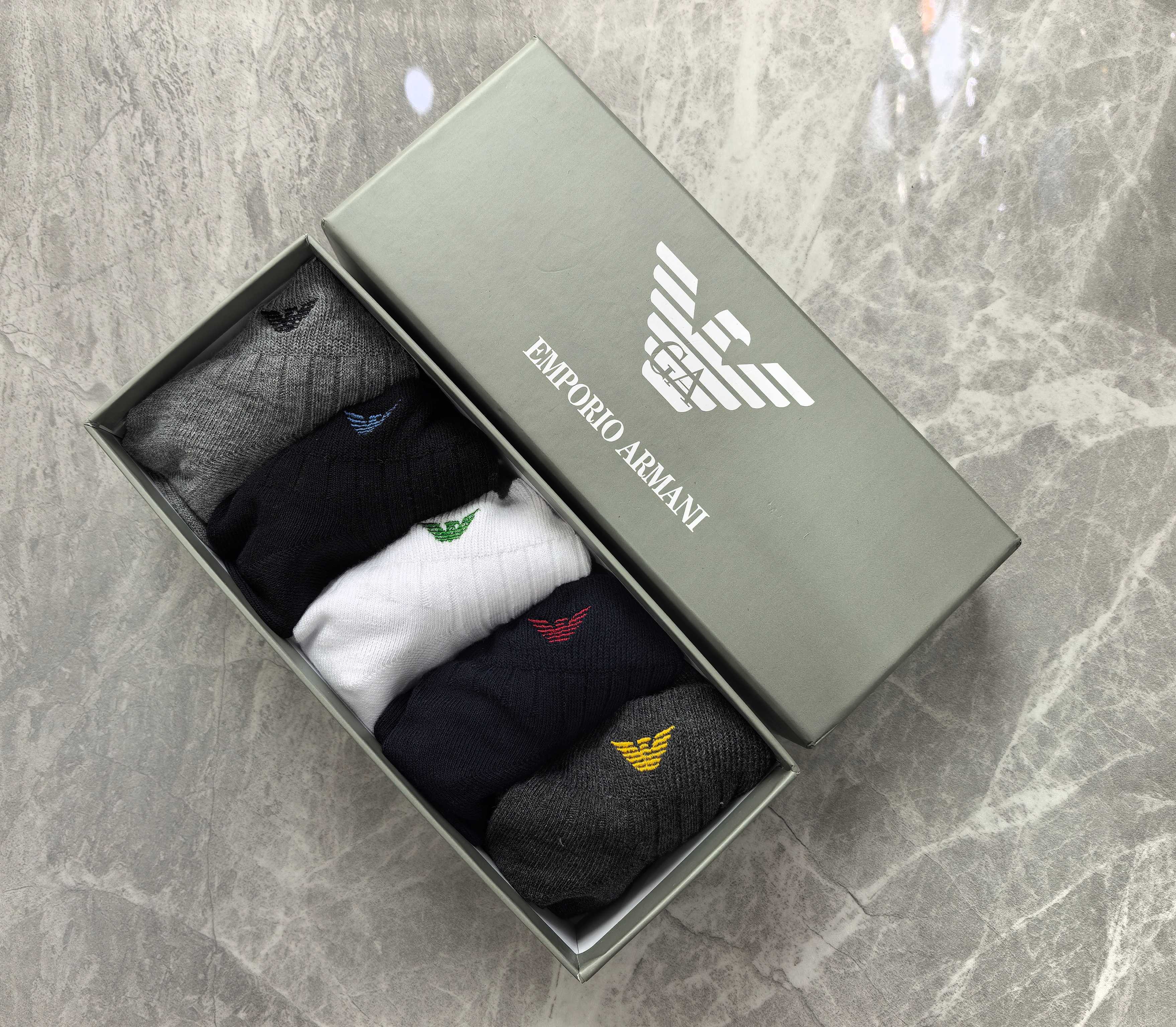 外单系列：纯棉、EMPORIO ARMANI（阿玛尼）一盒5双入、现货