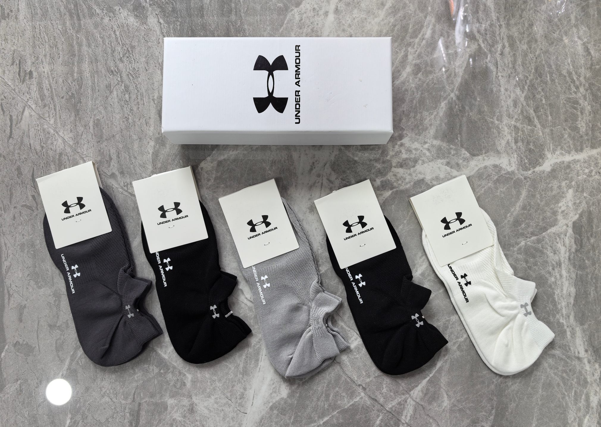 🔥🔥🔥高货来了：UA（安德玛）重工系列～浅口袜型、绝不掉跟、网面设计～纯棉质量～