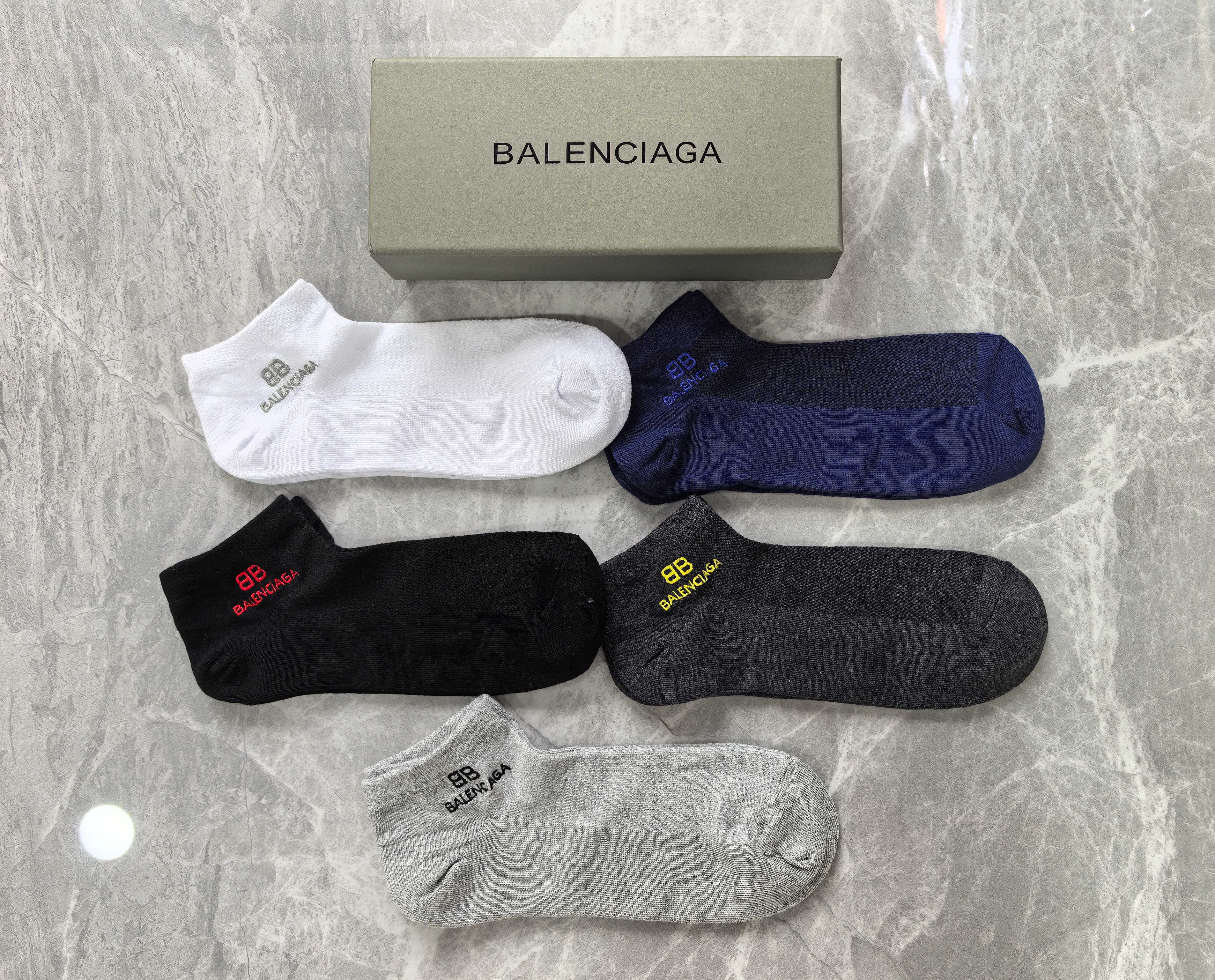 🔥🔥🔥网面BALENCLAGA（巴黎） 新款 BOSS短袜 [强]高品质 上脚非常舒适 吸汗透气防滑 送
