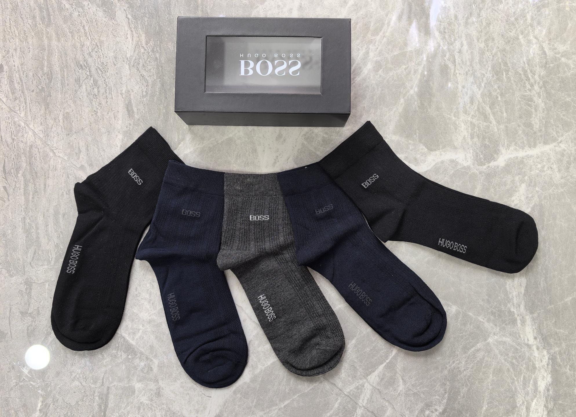 新款上市、商务系列：BOSS～莫代尔材质～穿着舒适透气、柔软贴脚、磁铁盒子上档次～一盒5双入、