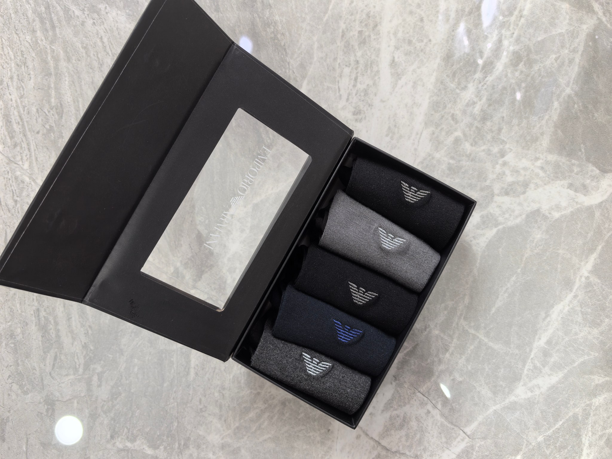 新款上市、中筒商务系列：～莫代尔材质～EMPORIO ARMANI（阿玛尼）穿着舒适透气、柔软贴脚、磁铁