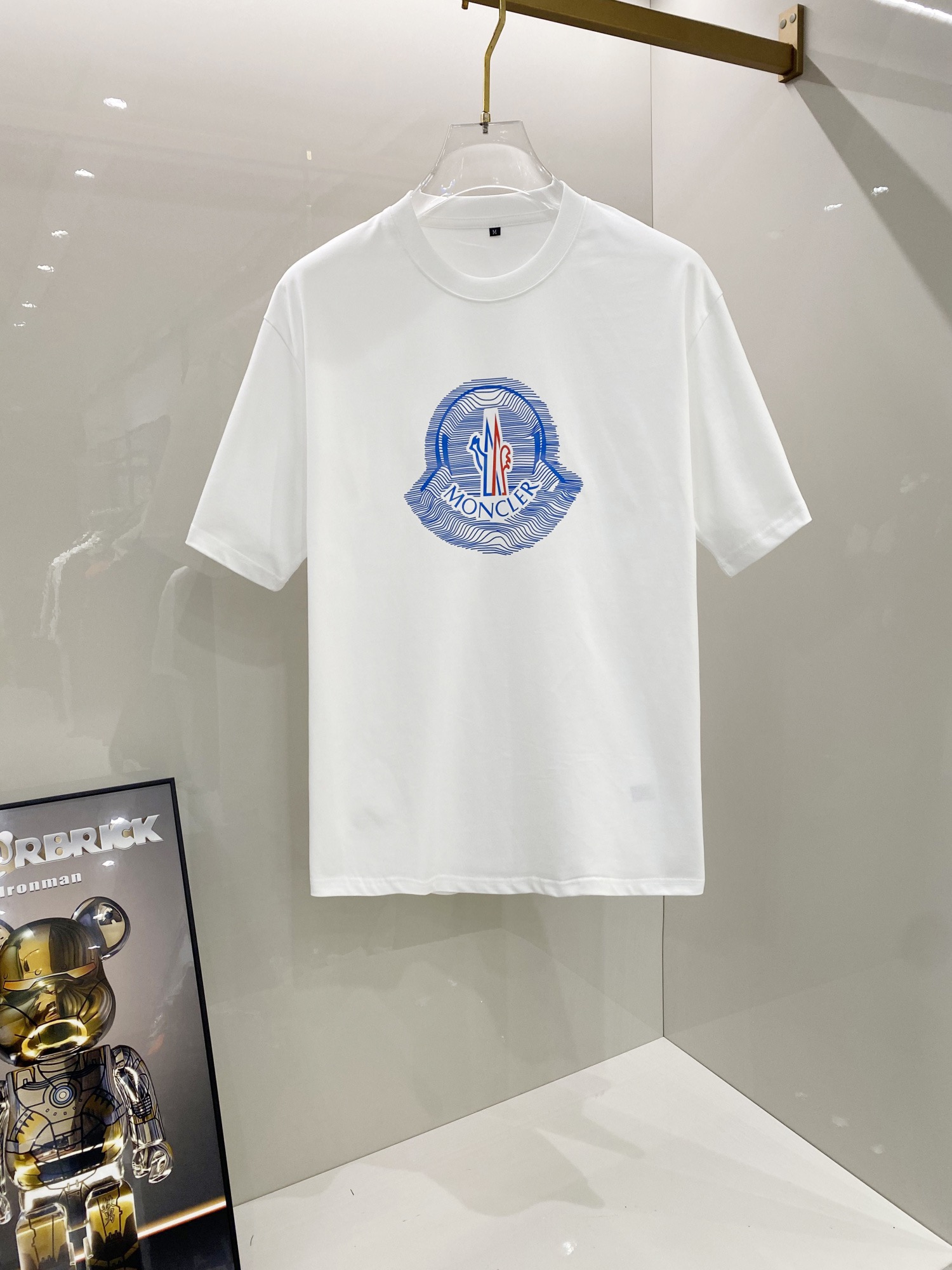 Moncler Classic Logo T-Shirt - High-Quality Cotton, Comfortable & Stylish 9 Moncler Classic Logo T-Shirt – High-Quality Cotton, Comfortable & Stylish