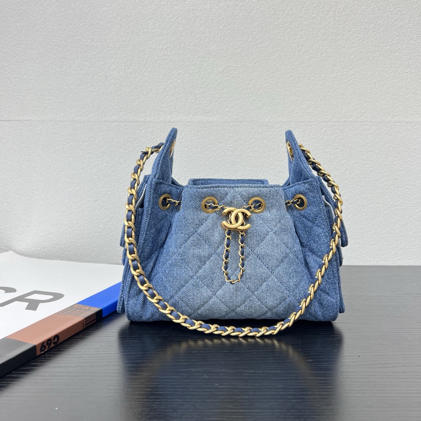 26P nuevo producto bolso hippie lavado denim denim retro hardware HOBO tamaño del bolso: 20cmx22cmx12.5cm modelo: 5631