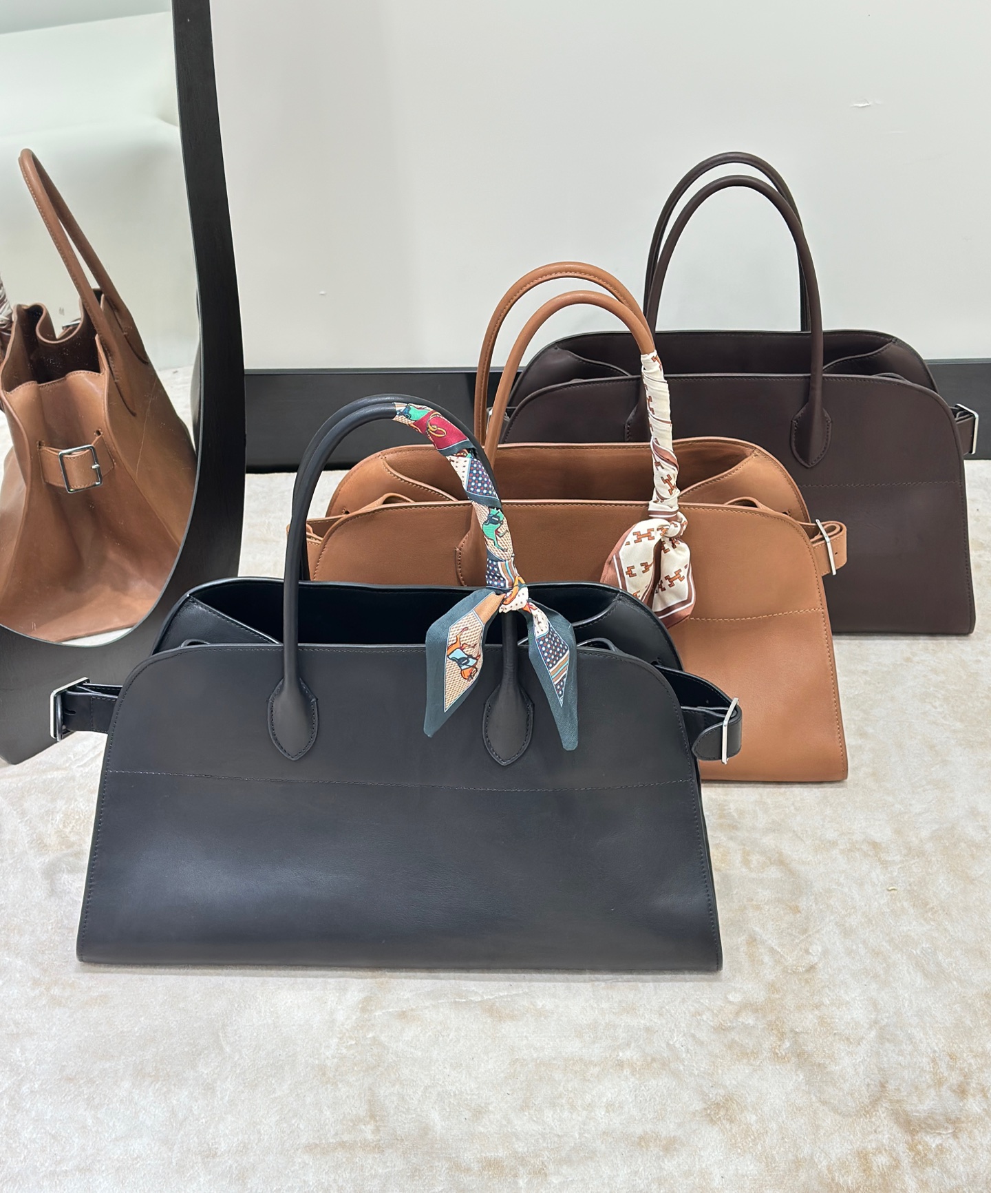 더로우 가방 75977 The Row Bag