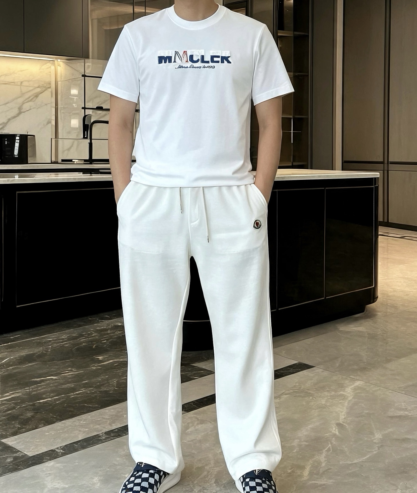 NO:861112,, Mouth cover - spring and summer elastic pants. Combed Tencel cotton blended fabric, slightly wide straight cut, flattering the body shape. Thin material is draped, breathable and non-sticky, suitable for commuting and leisure. Specifications: M-3XL, Moncler,19860909,蒙口-春夏松紧裤 精梳天丝棉混纺面料,微阔直筒剪裁,修饰身形 薄料垂顺,透气不粘身,通勤休闲都能搭 规格M-3XL码,,Moncler,,Men's clothing