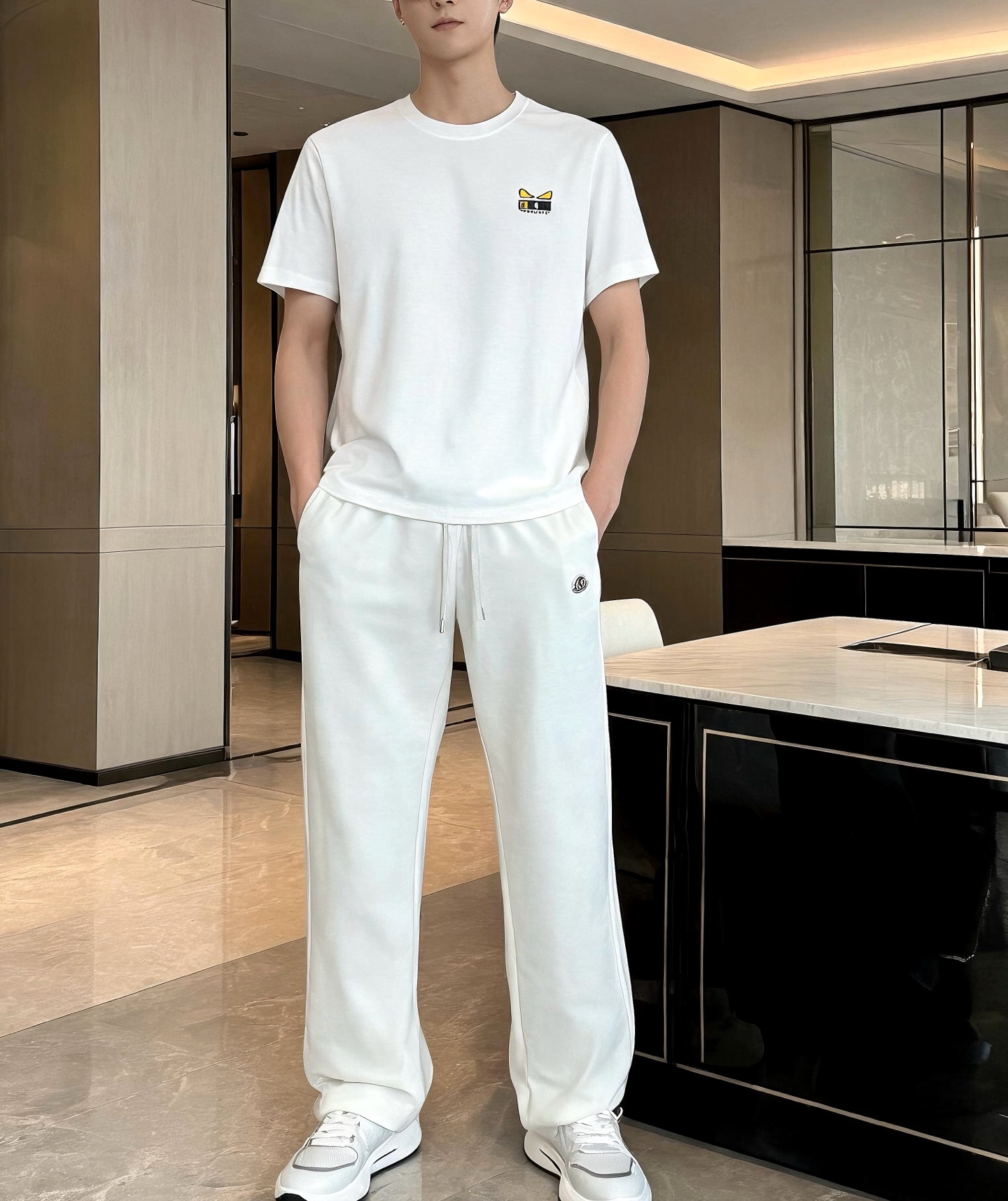 NO:861153,, Fendi-summer T-shirt, imported Egyptian long-staple cotton fabric selected from ice silk blend, soft and skin-friendly, breathable and not sweaty, good drape, not easy to deform and pilling after long-term wear. Size M-419860909,芬迪-夏装T恤,进口埃及长绒棉面料甄选冰丝混纺,触感柔软亲肤,透气不闷汗,垂坠感佳,久穿不易变形起球.M-4XL码（模特身高180体重140穿XL码）,,fendi,tees，t-shirt,,Men's clothing