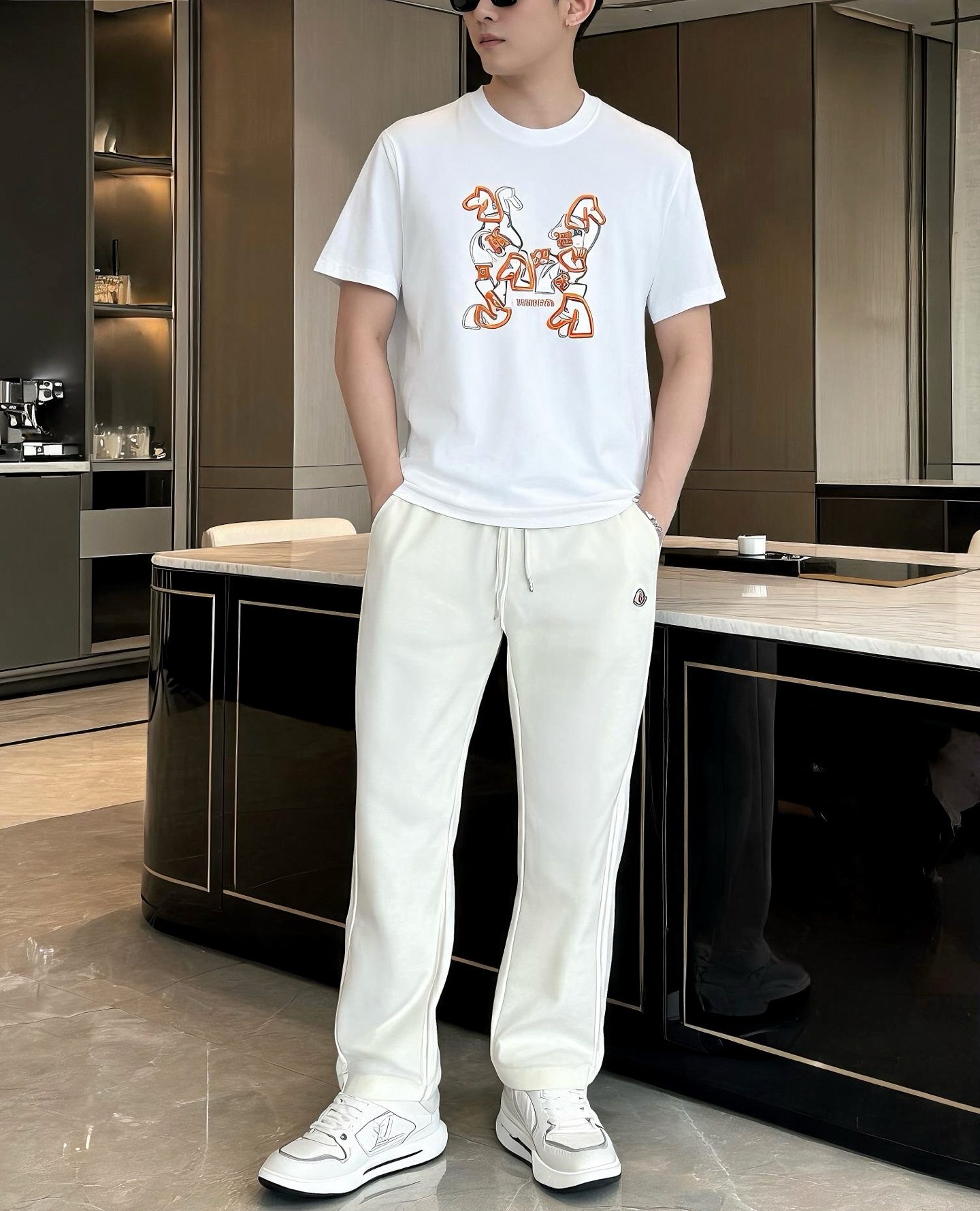 NO:861176,, Hermès - summer T-shirt, imported Egyptian long-staple cotton fabric selected from ice silk blend, soft and skin-friendly, breathable and not sweaty, good drape, not easy to deform and pilling after long-term wear. Size M-419860909,爱马仕-夏装T恤,进口埃及长绒棉面料甄选冰丝混纺,触感柔软亲肤,透气不闷汗,垂坠感佳,久穿不易变形起球.M-4XL码（模特身高180体重140穿XL码）,,hermes,tees，t-shirt,,Men's clothing