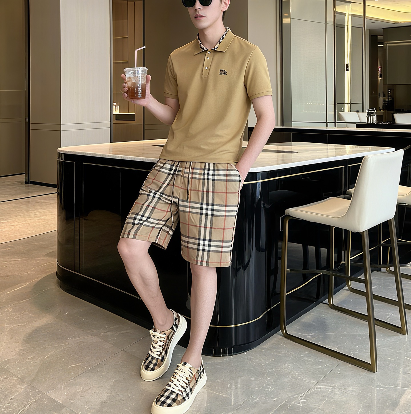 NO:912678,, Burberry high-end suit - casual sports style, T-shirt made of Judy cotton, shorts made of light mercerized windproof fabric, size: M-4XL (model 180/140 wears XL), burberry, shorts, tees, t-shirt,19860909,巴宝莉高端套装-休闲运动风,T恤朱迪棉材质,短裤轻薄丝光防风布面料,尺码:M-4XL（模特180/140穿XL）,,burberry,shorts,tees，t-shirt,,Men's clothing